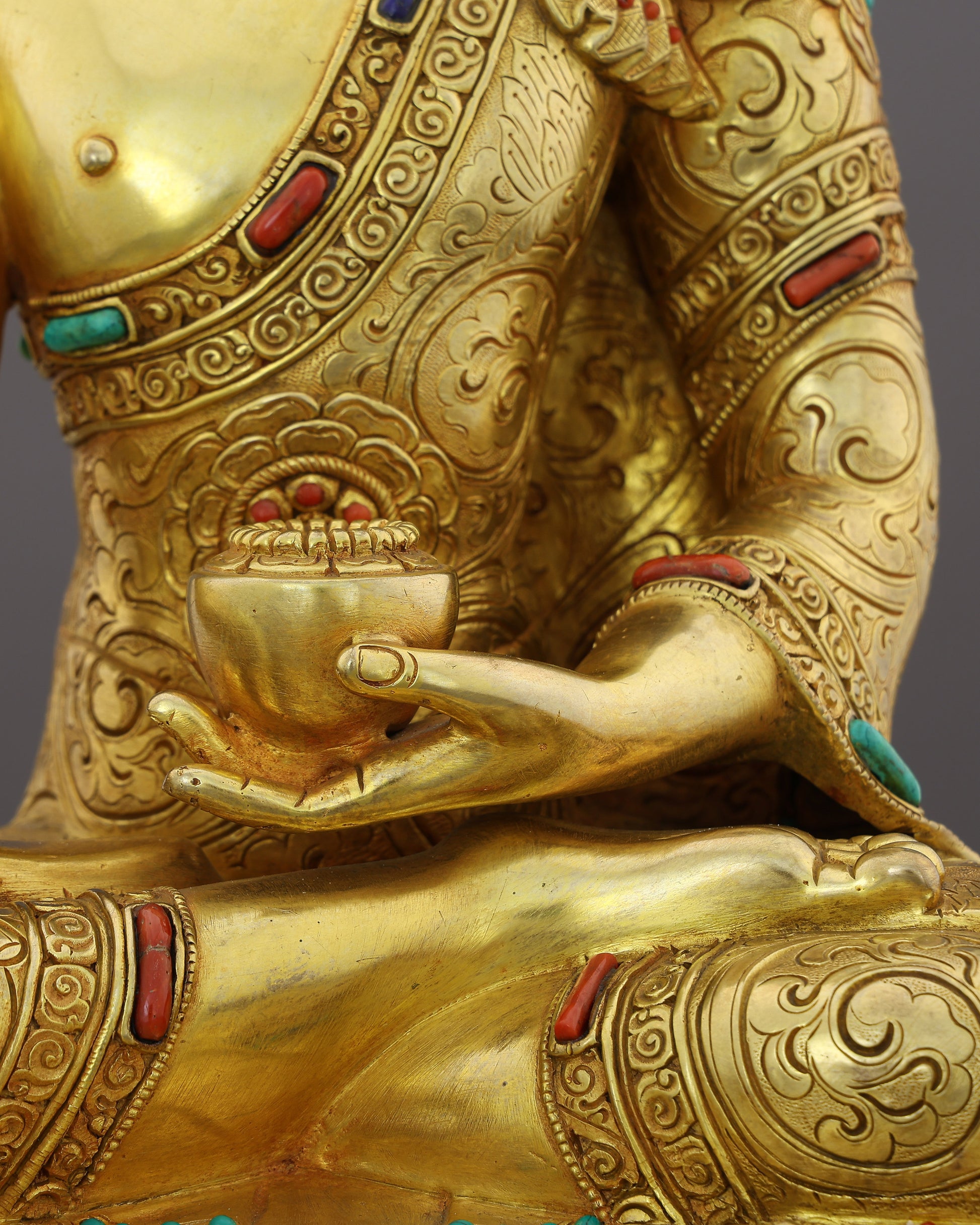 Awakened in Gold | Sakyamuni Buddha Statue That Commands Reverence - Authentic Handcrafted Statue