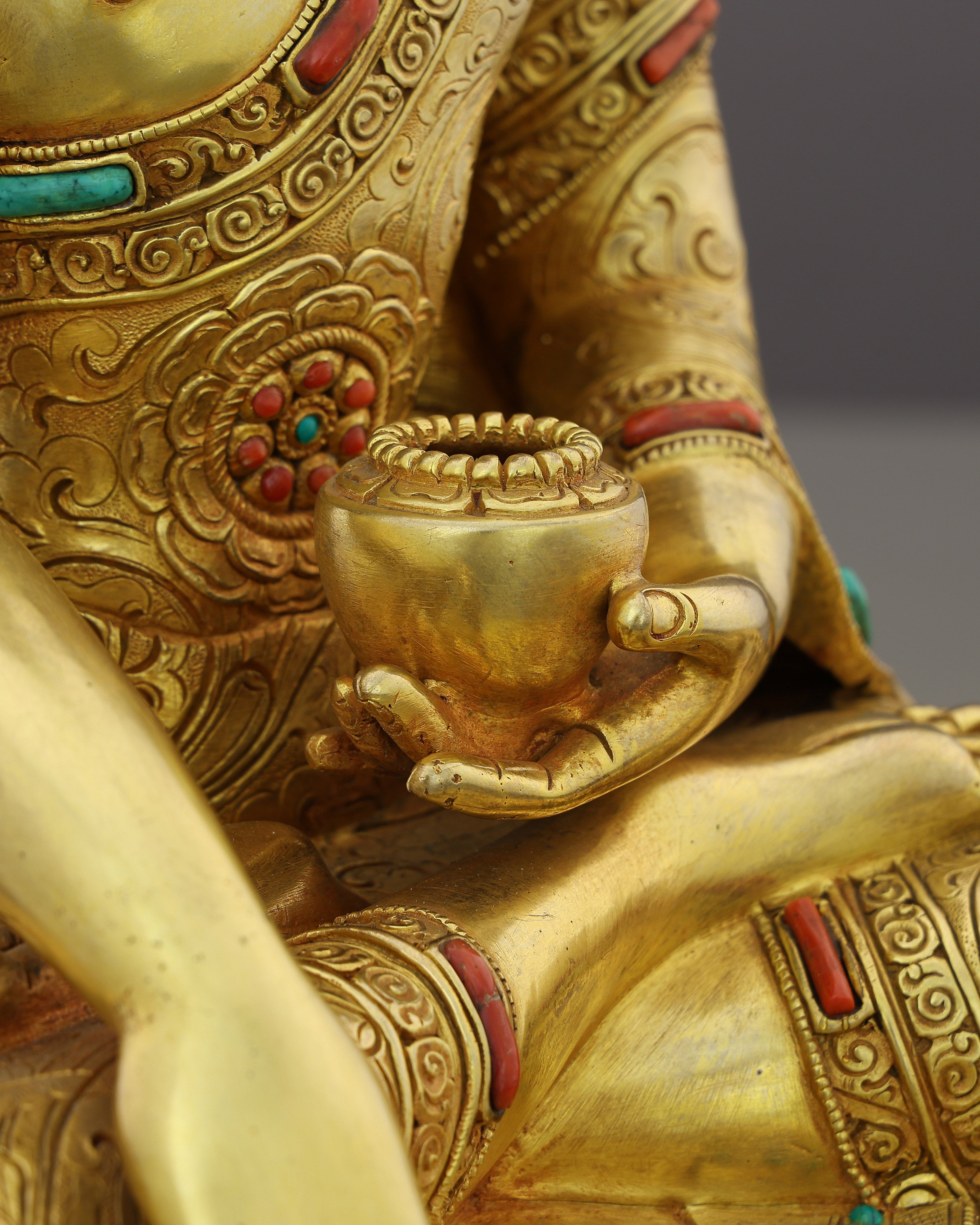 Awakened in Gold | Sakyamuni Buddha Statue That Commands Reverence