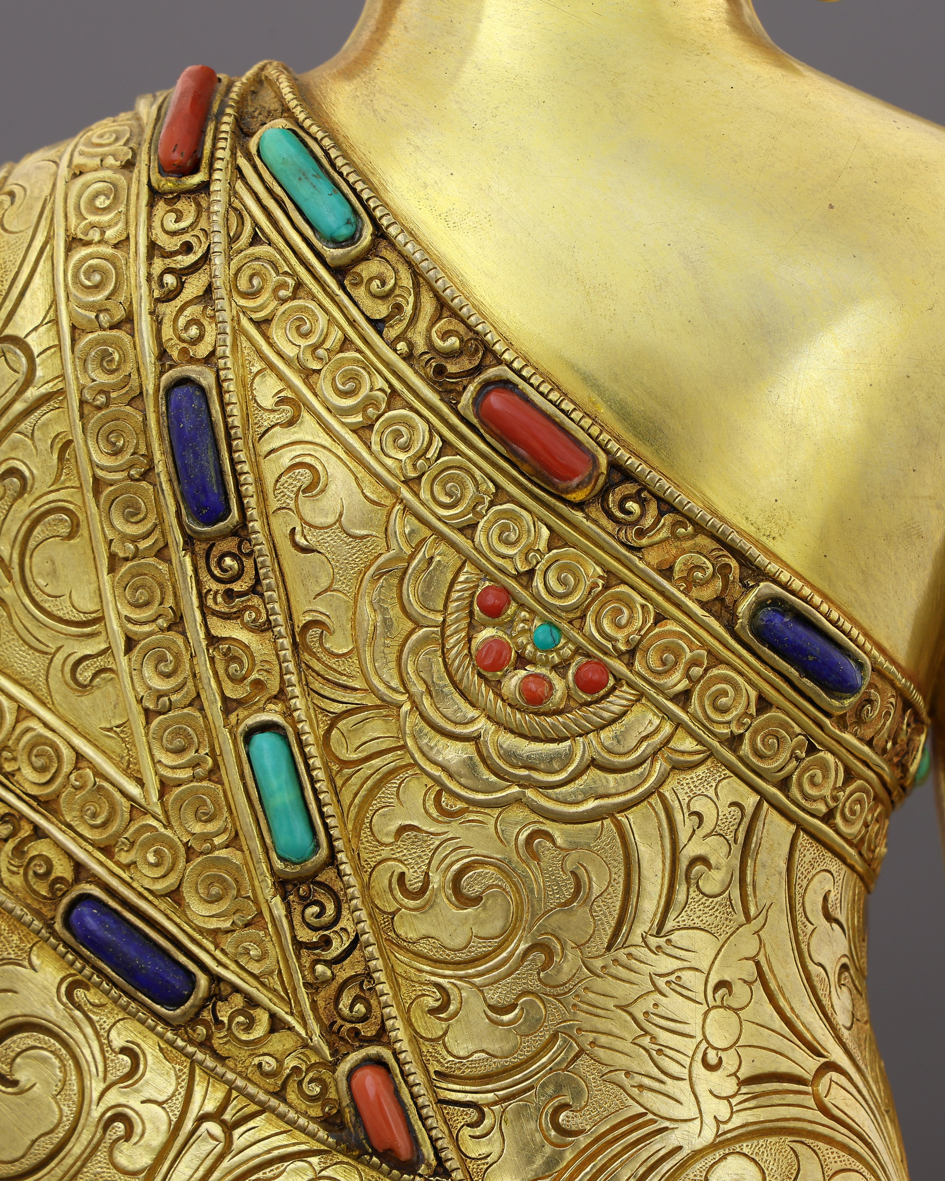 Awakened in Gold | Sakyamuni Buddha Statue That Commands Reverence