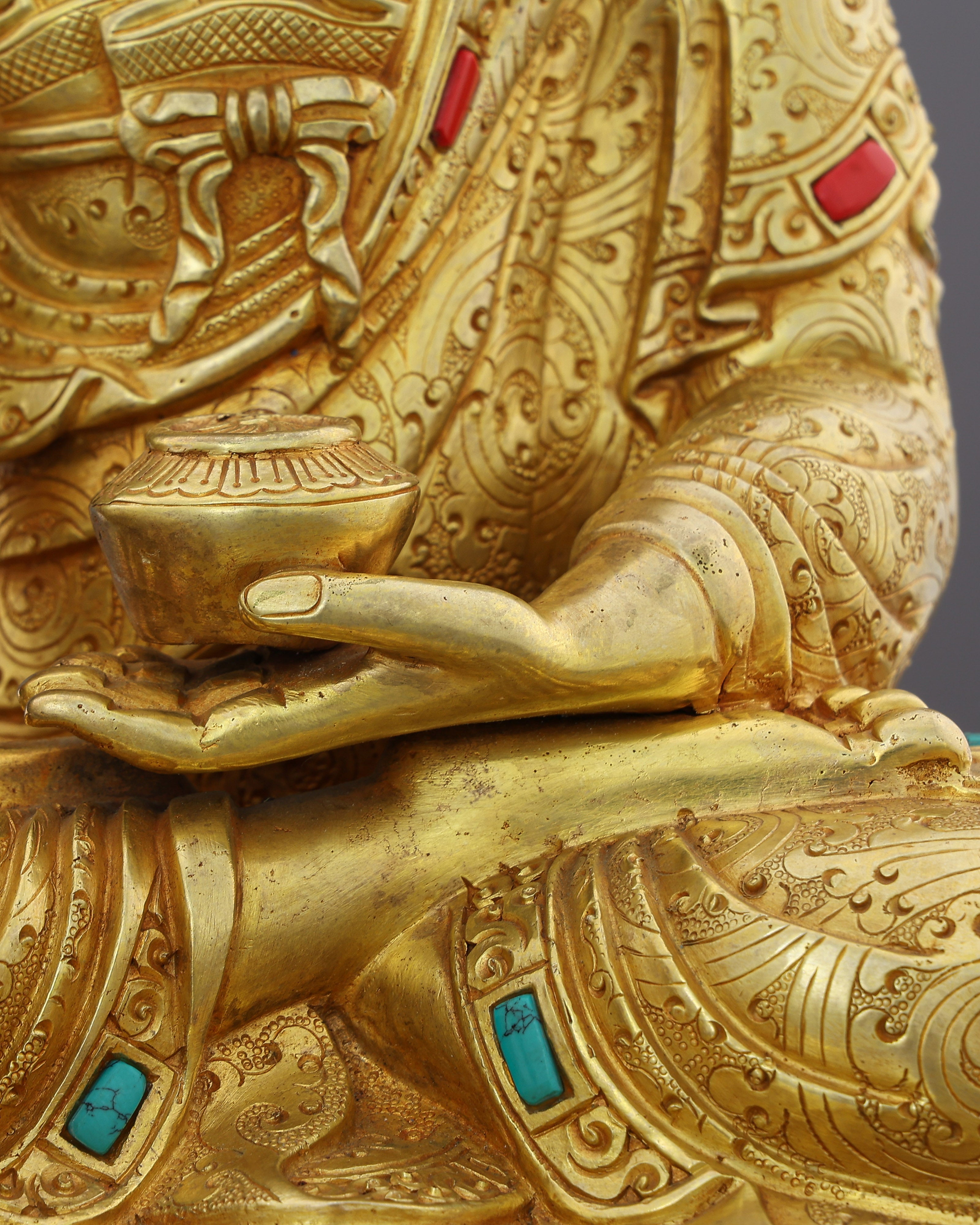 Gilded Silence | Sakyamuni Buddha Statue That Transforms Every Sacred Space