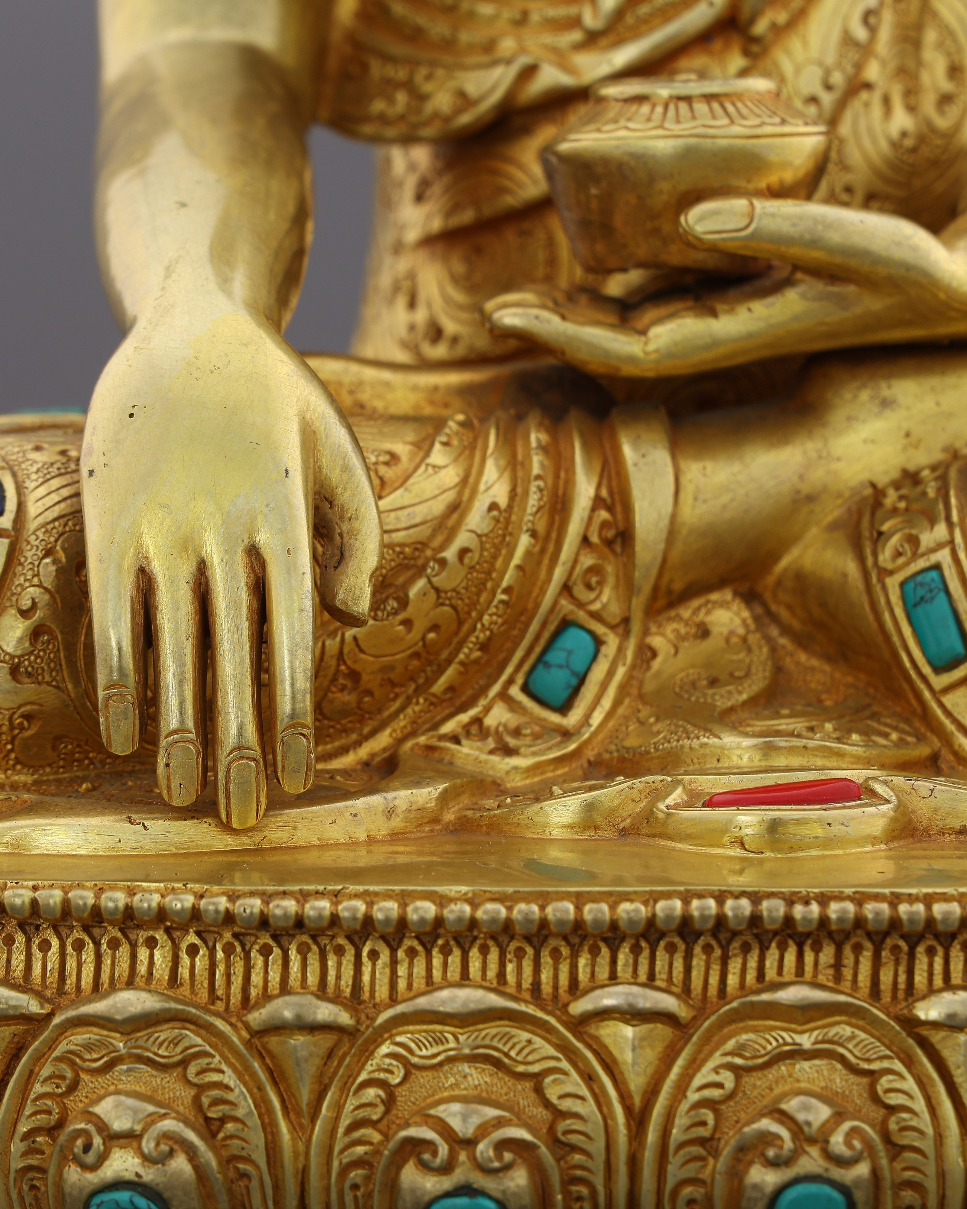 Gilded Silence | Sakyamuni Buddha Statue That Transforms Every Sacred Space