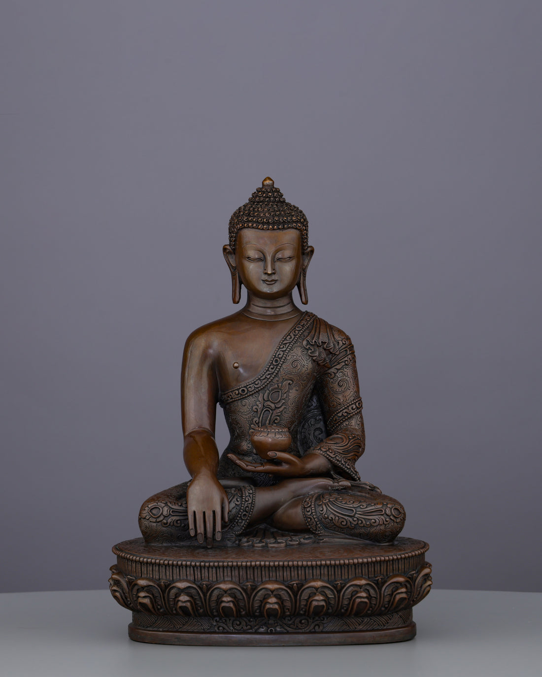Oxidized Sakyamuni Buddha | Timeless Elegance in Nepalese Bronze Artistry - Handcrafted Buddhist Statue