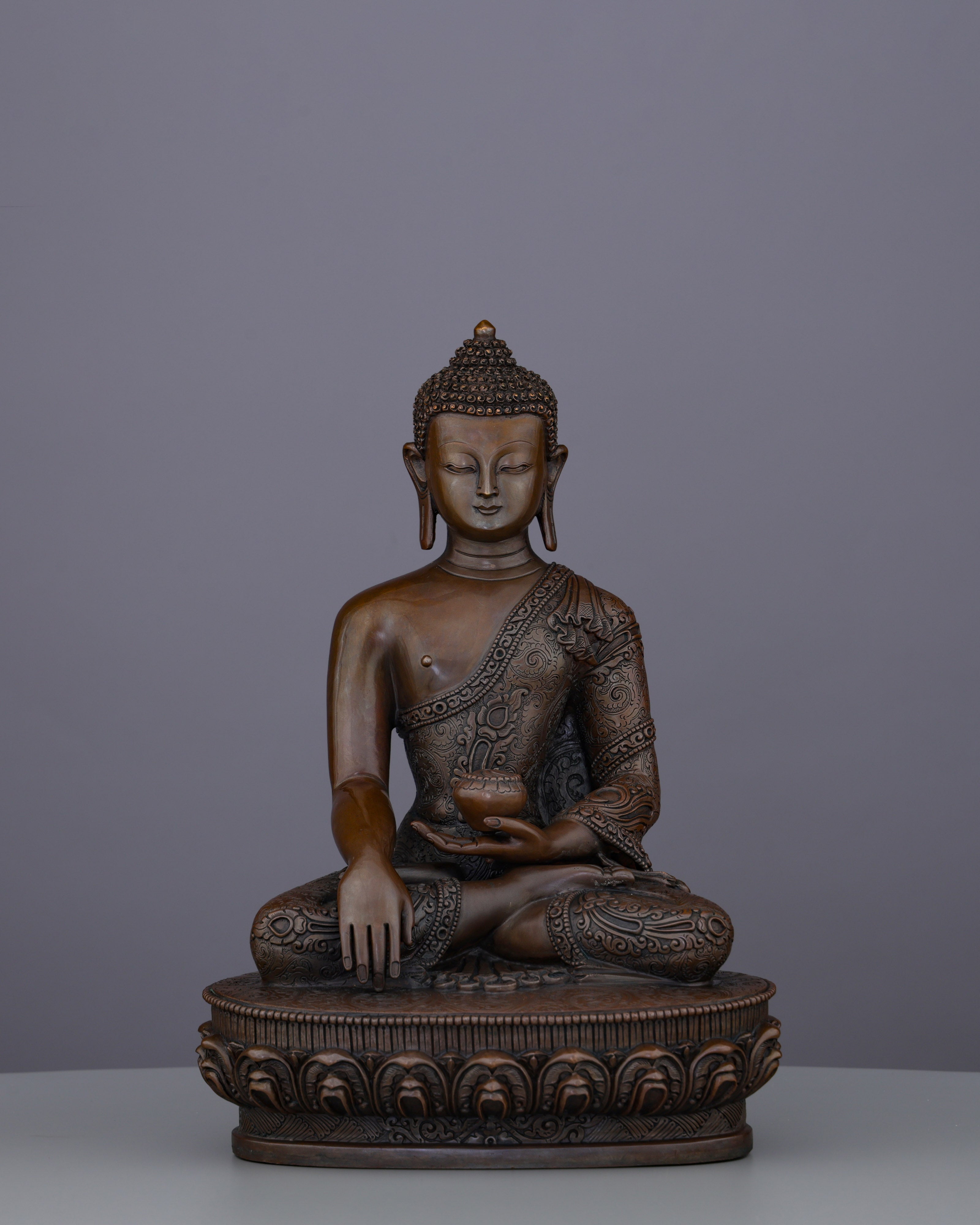 Oxidized Sakyamuni Buddha | Timeless Elegance in Nepalese Bronze Artistry