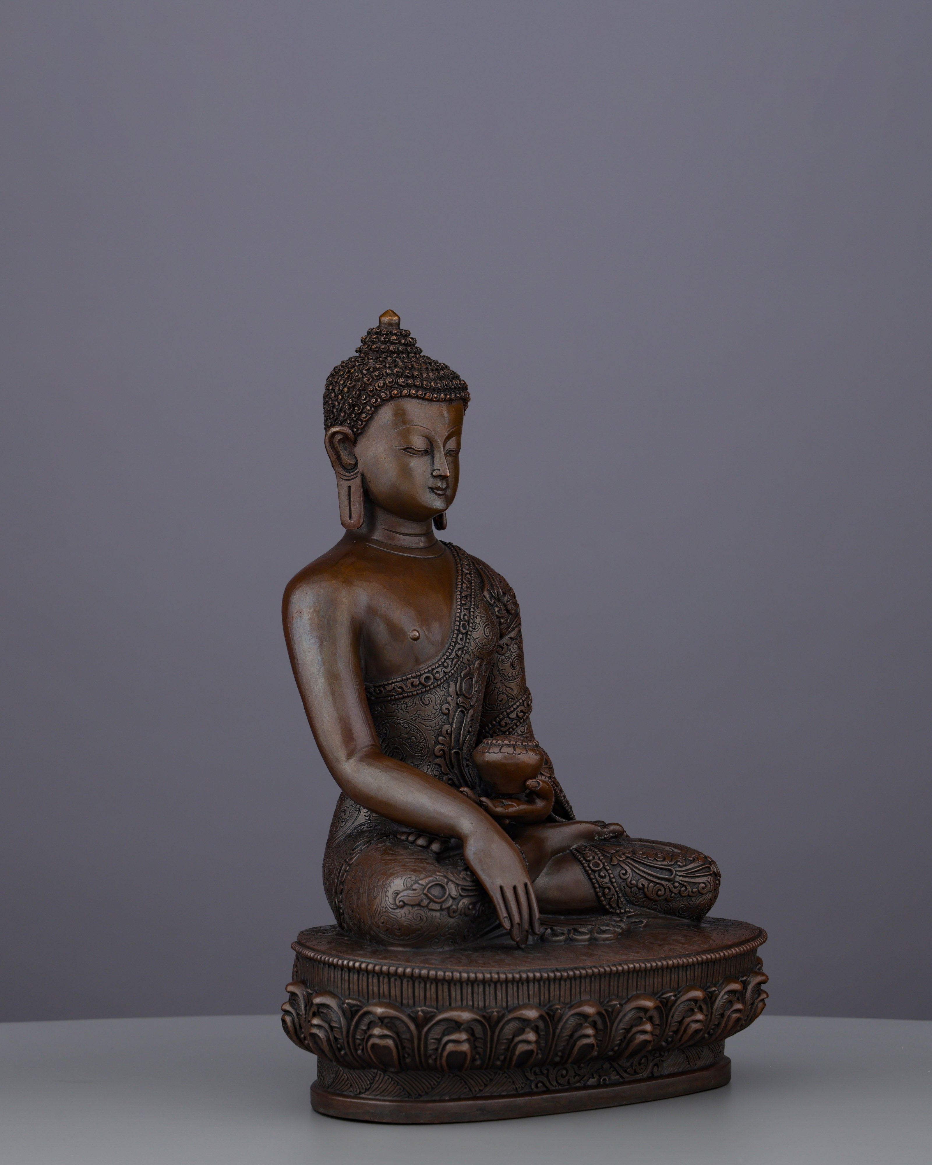 Oxidized Sakyamuni Buddha | Timeless Elegance in Nepalese Bronze Artistry