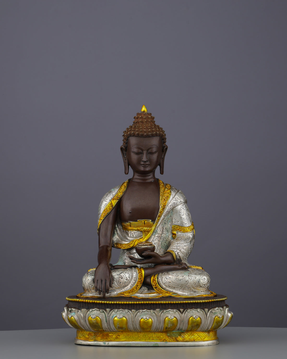 Magnificent Oxidized Sakyamuni Buddha | Nepal's Timeless Tribute to Enlightenment - Handcrafted Buddhist Statue