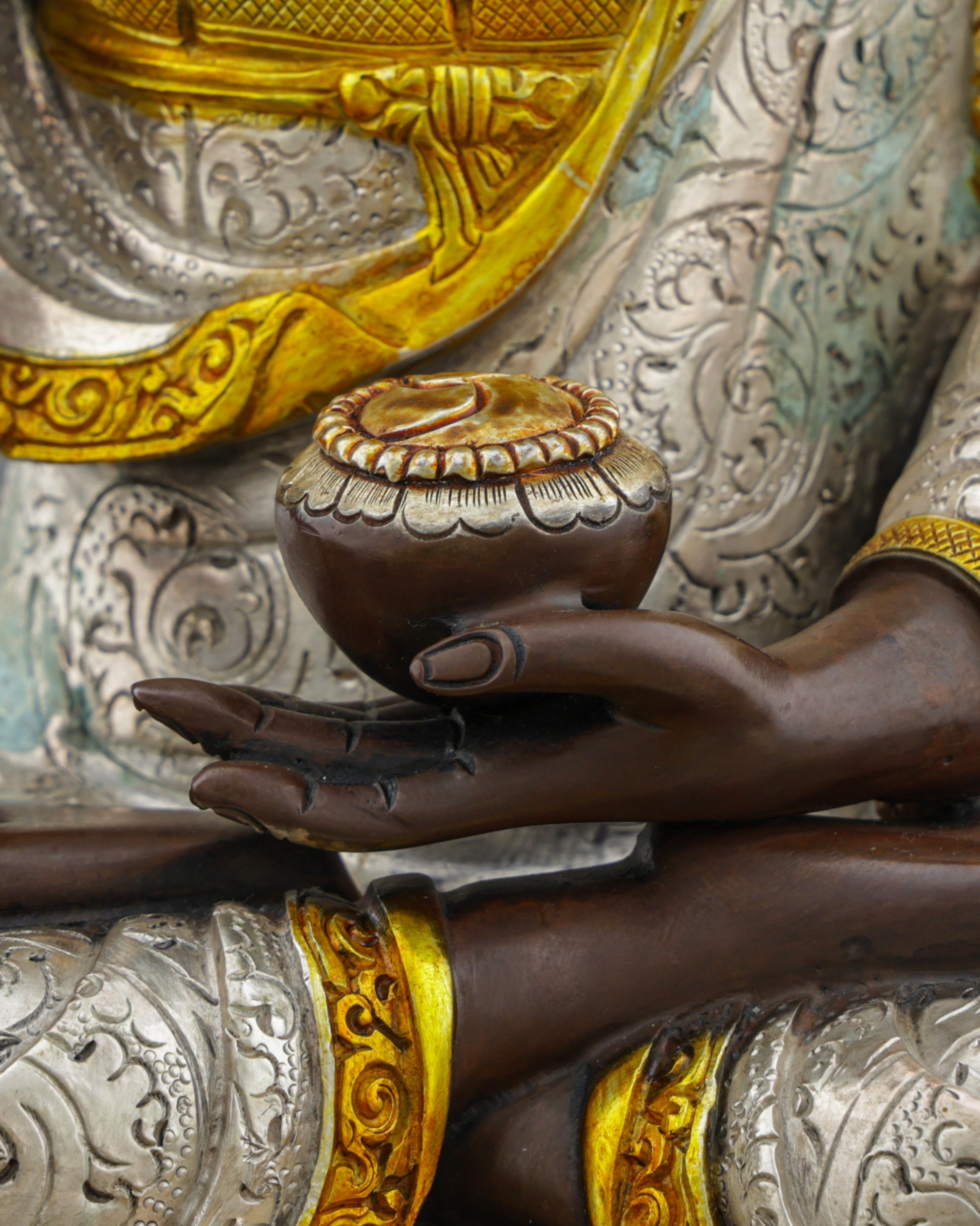 Magnificent Oxidized Sakyamuni Buddha | Nepal's Timeless Tribute to Enlightenment - Authentic Handcrafted Statue