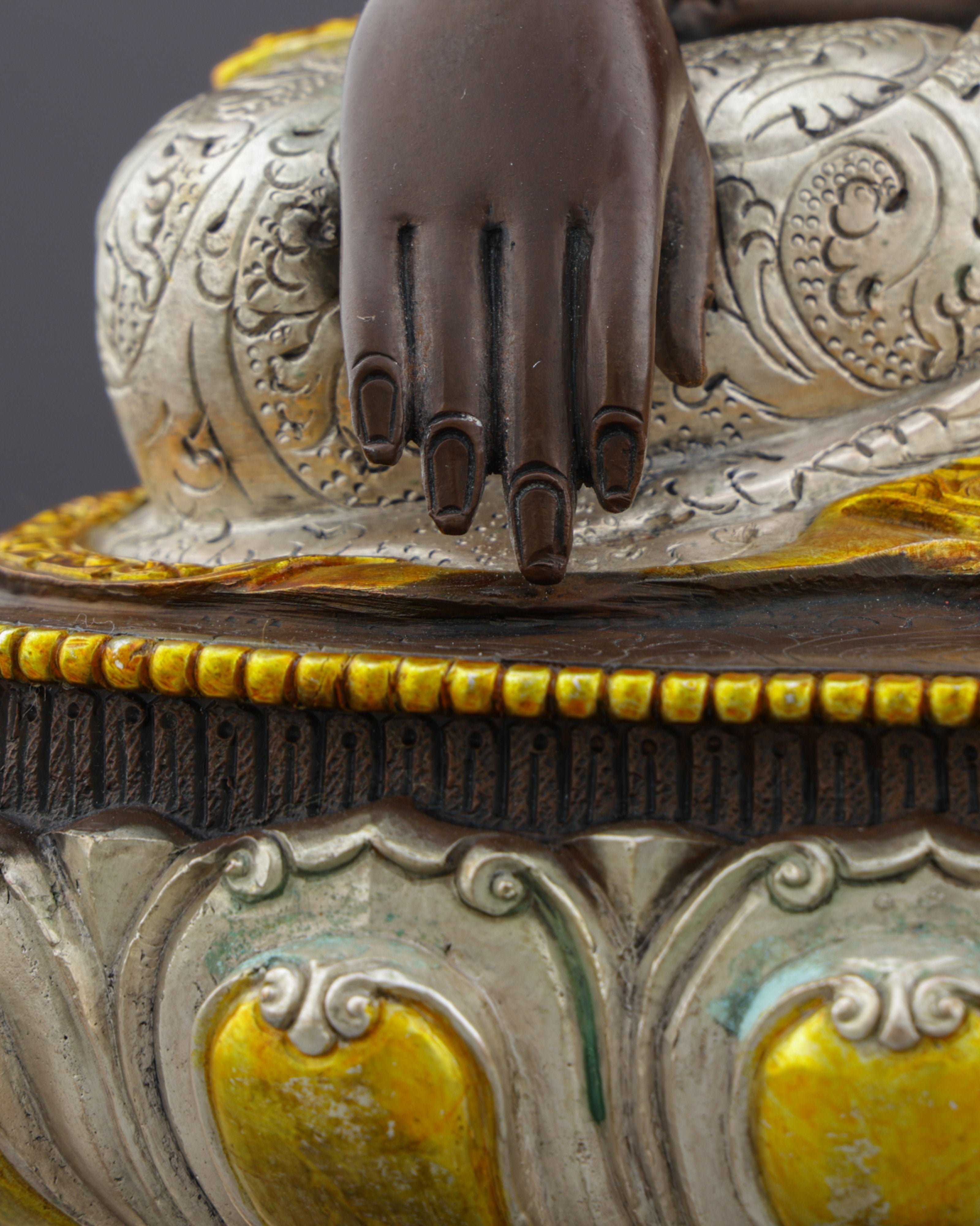 Magnificent Oxidized Sakyamuni Buddha | Nepal's Timeless Tribute to Enlightenment