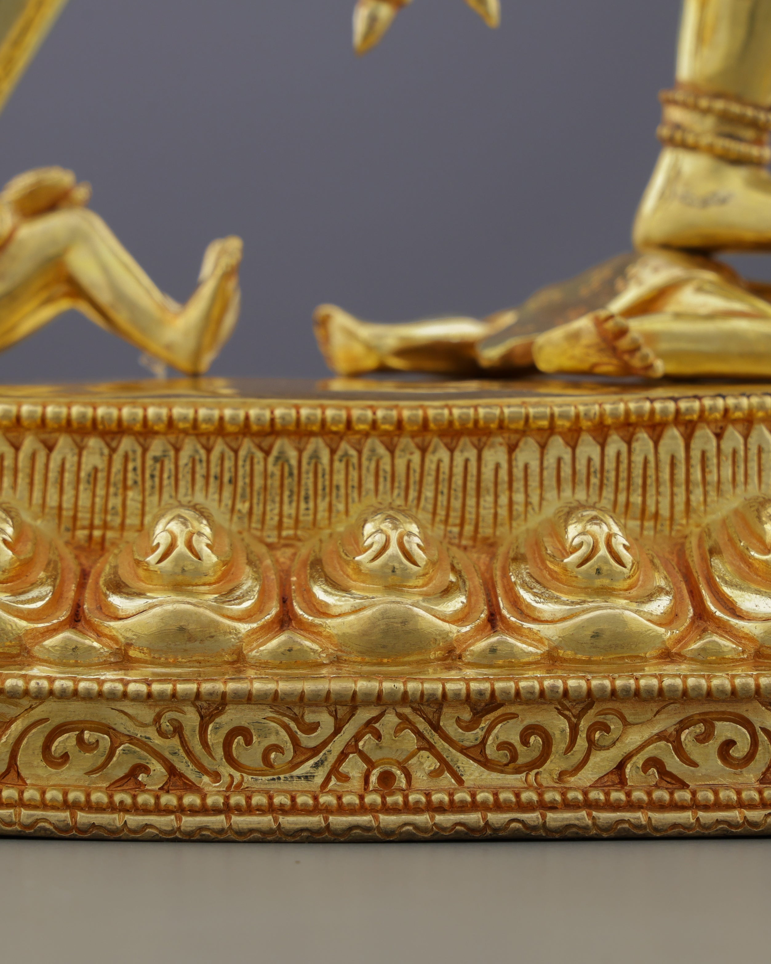 Chinnamasta Statue | Golden Embodiment of Transcendent Wisdom and Self-Sacrifice