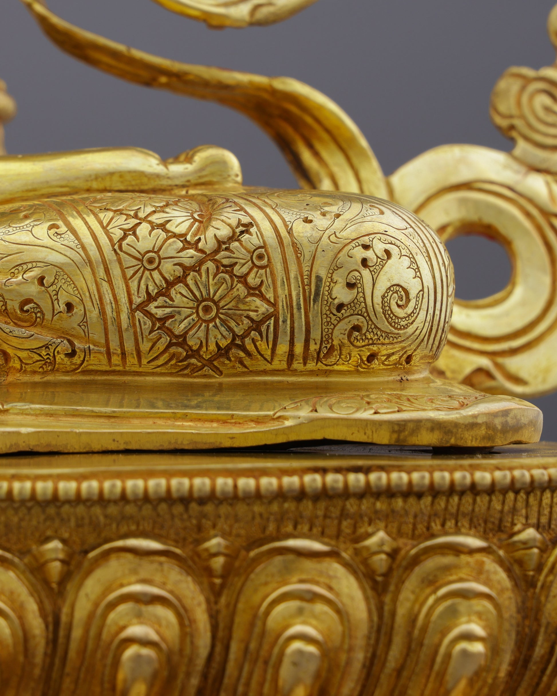 Chengresi Statue | The Golden Embodiment of Infinite Compassion - Authentic Handcrafted Statue
