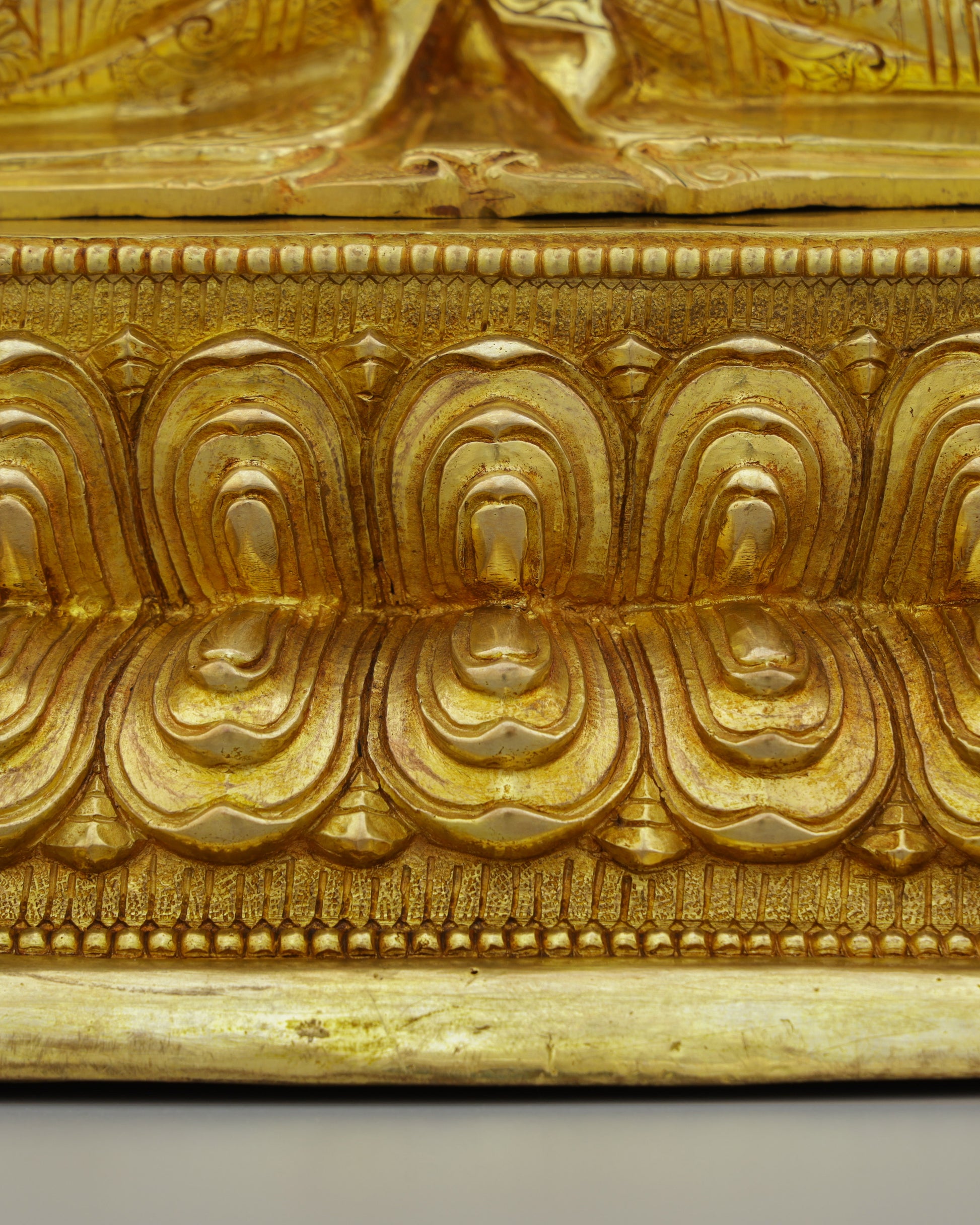 Chengresi Statue | The Golden Embodiment of Infinite Compassion - Authentic Handcrafted Statue