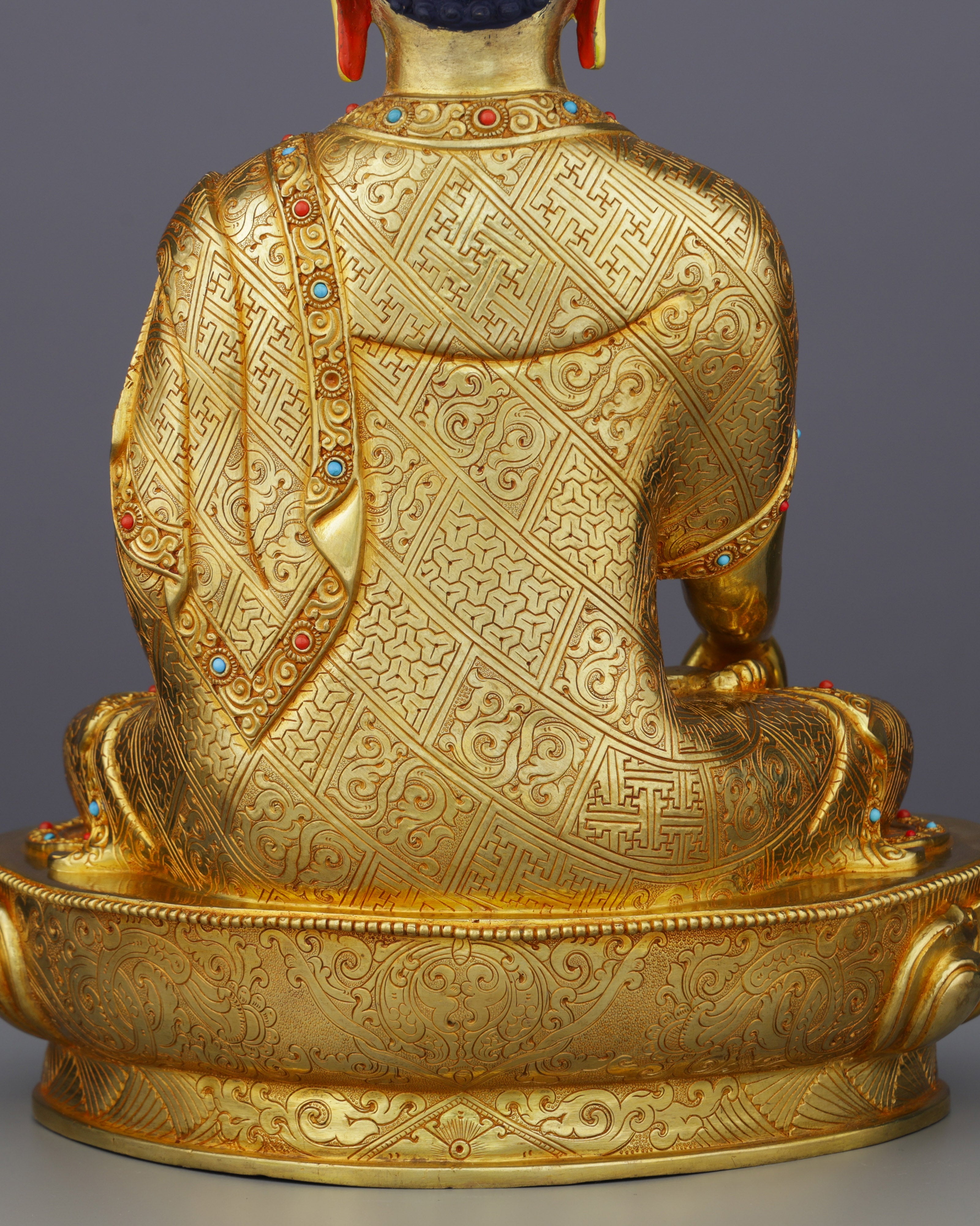 Sakyamuni Buddha Statue | The Enlightened One in Resplendent Gold
