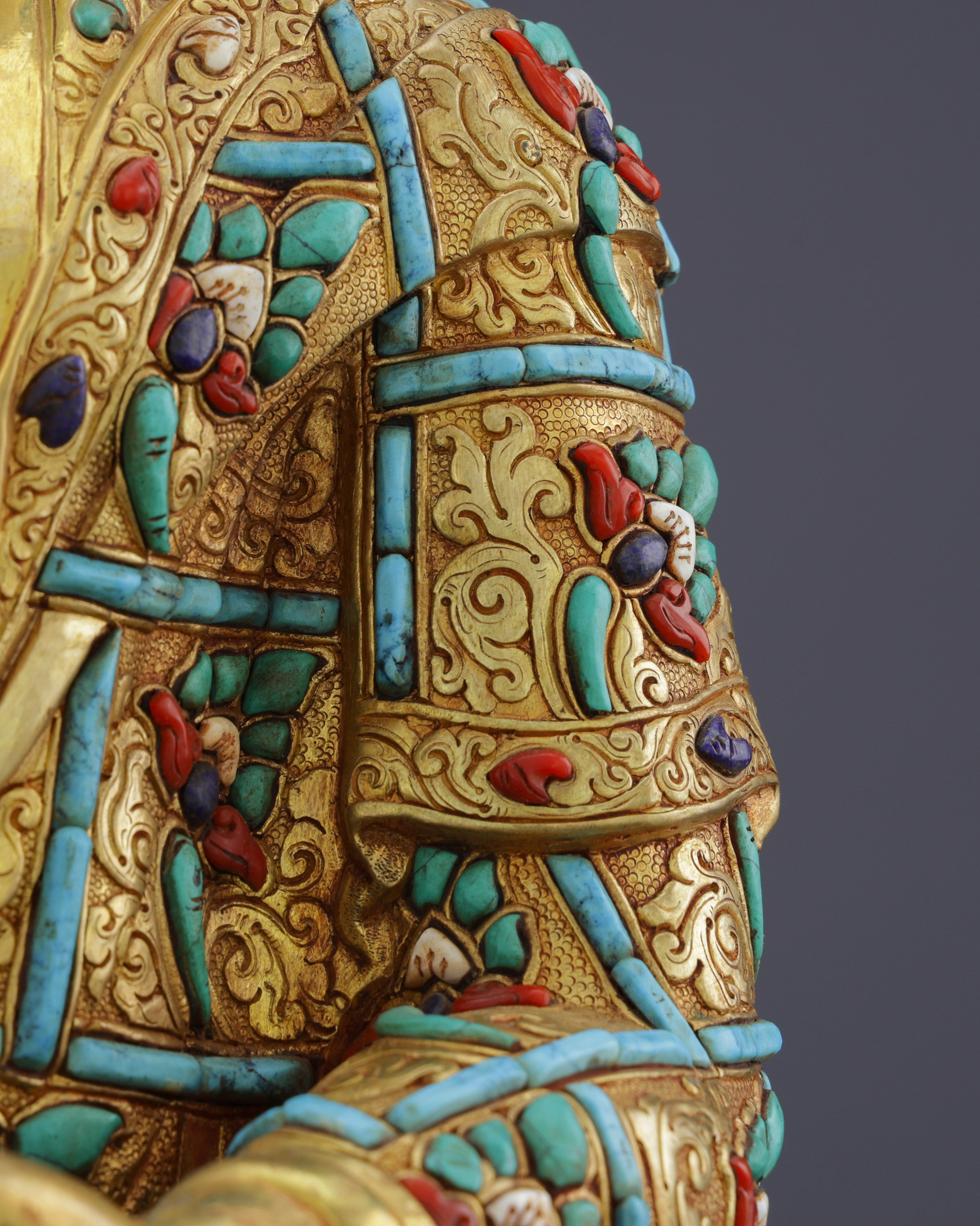 Sakyamuni Buddha Statue | Magnificent Enlightenment in Gold and Gems