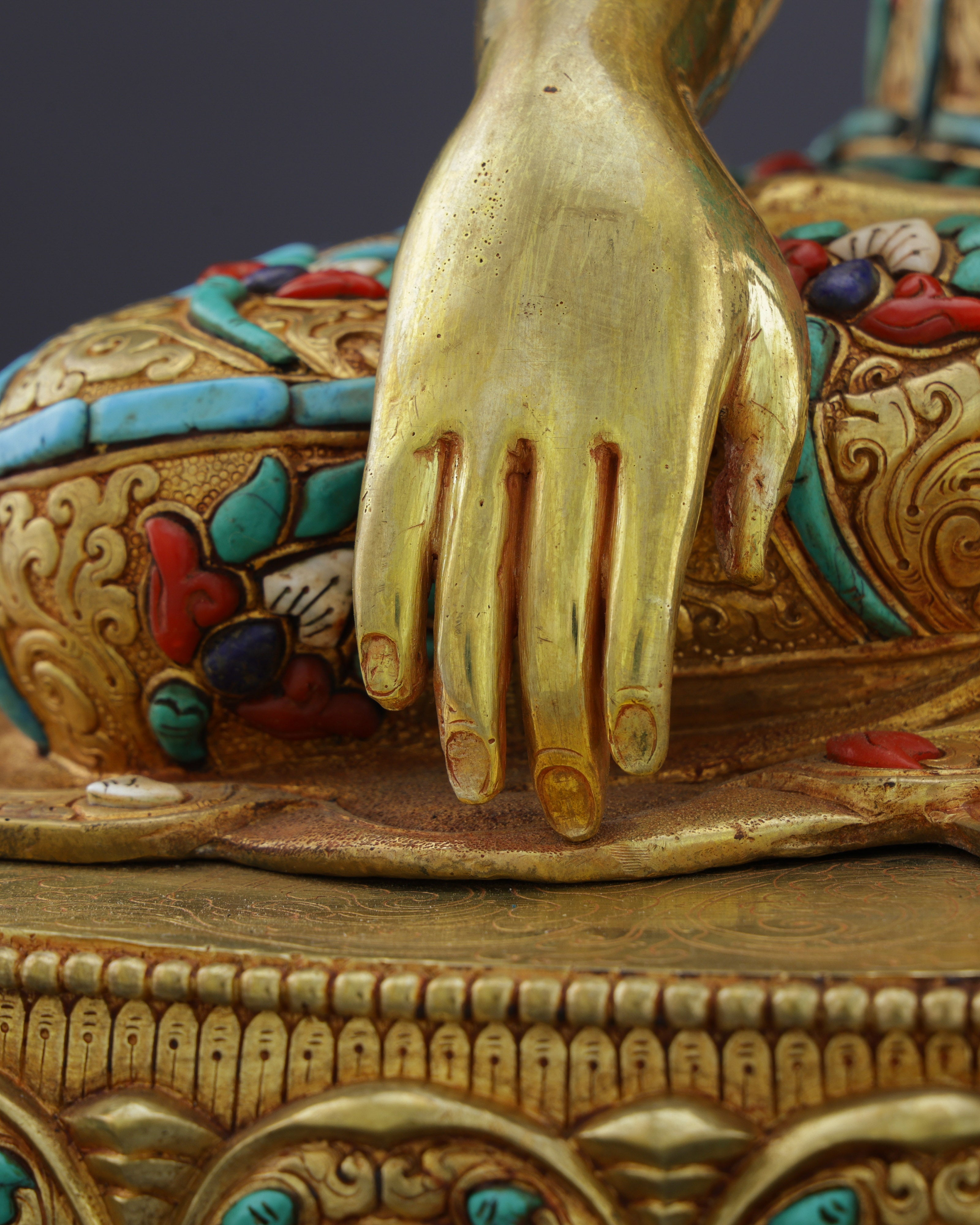 Sakyamuni Buddha Statue | Magnificent Enlightenment in Gold and Gems