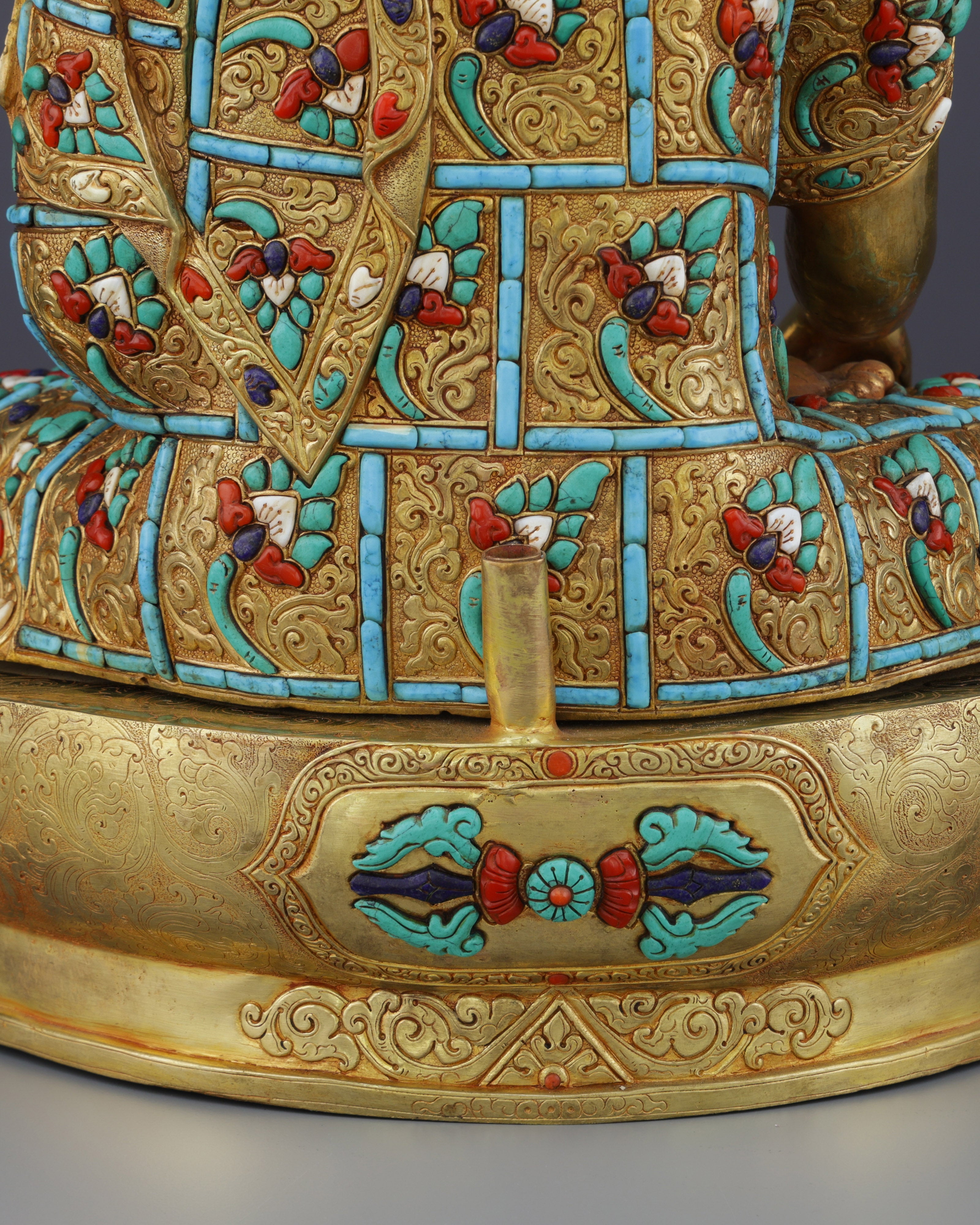 Sakyamuni Buddha Statue | Magnificent Enlightenment in Gold and Gems