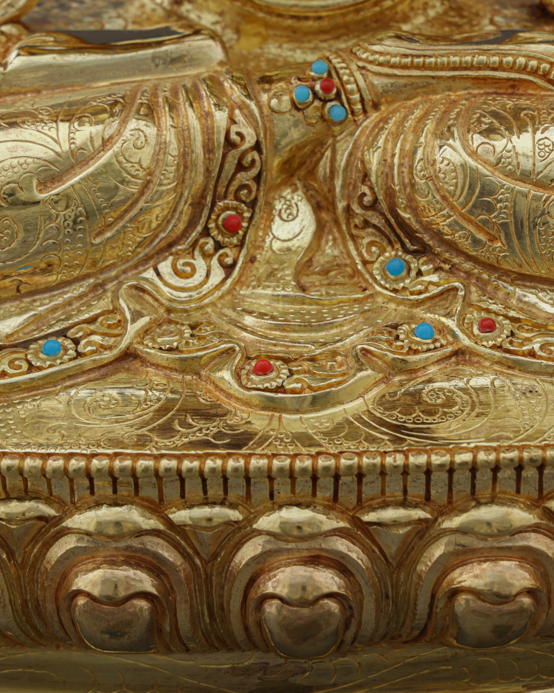 Chengresi | Divine Embodiment of Infinite Compassion in Pure Gold - Authentic Handcrafted Statue