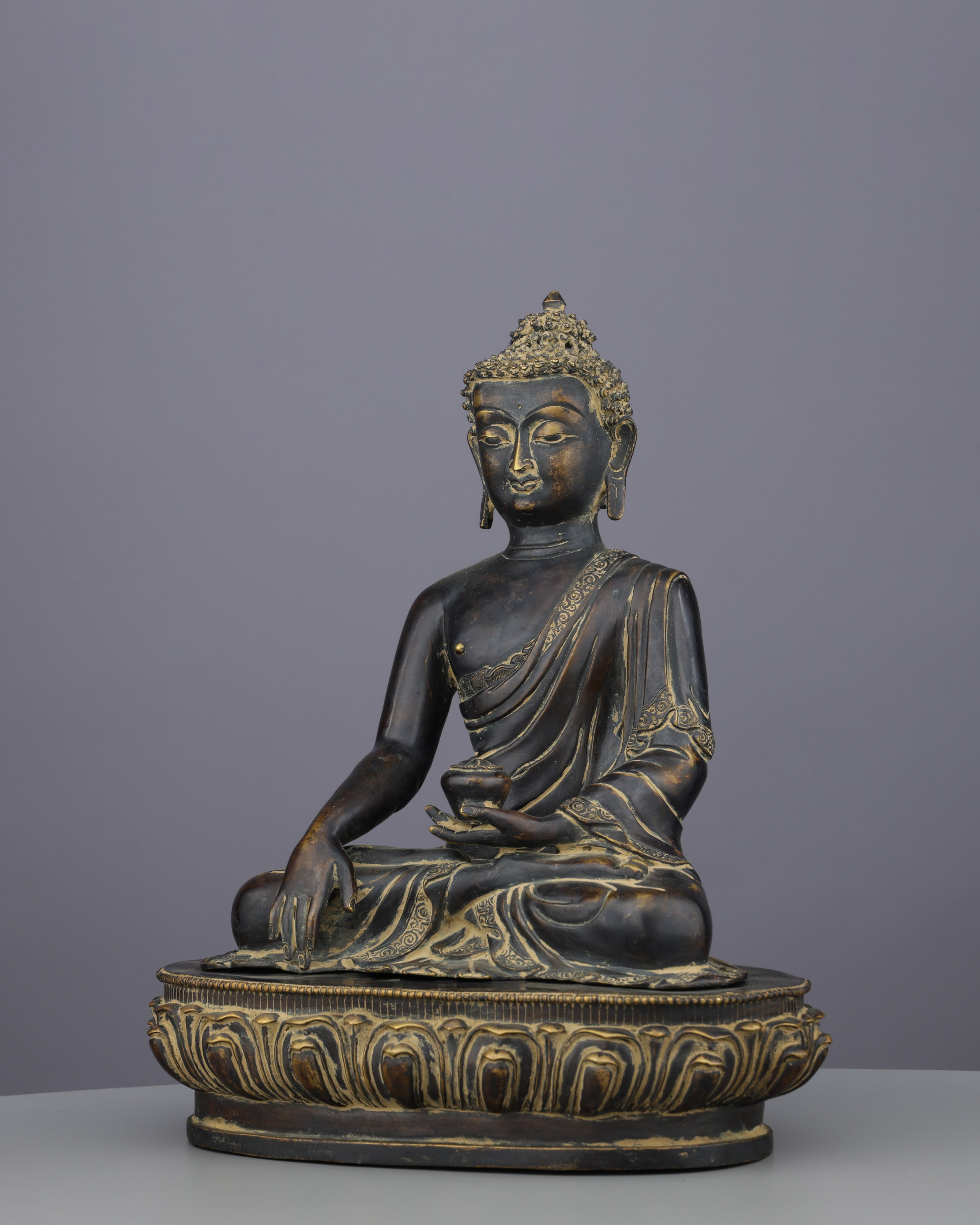Antique Sakyamuni Buddha Statue | Timeless Enlightenment
