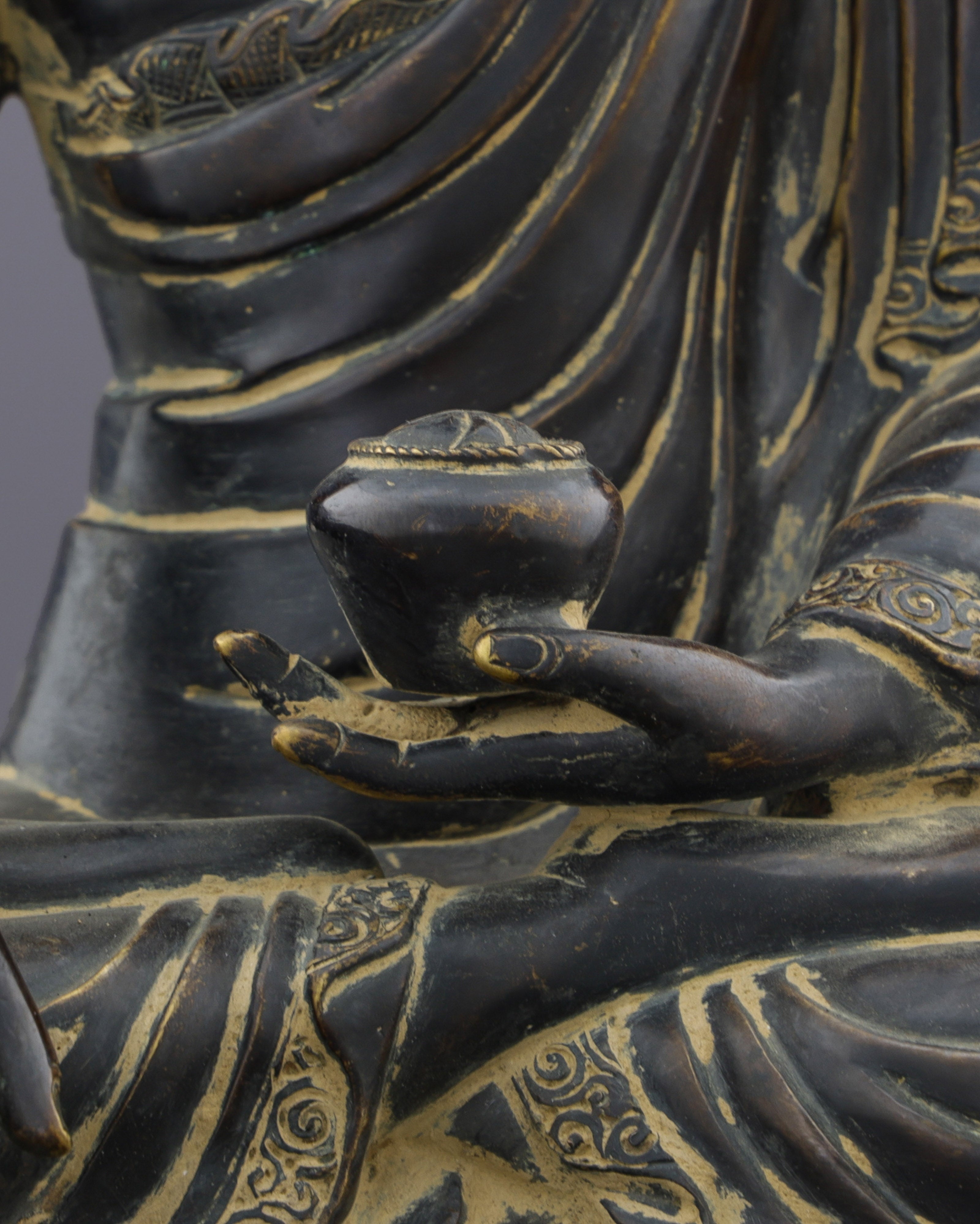 Antique Sakyamuni Buddha Statue | Timeless Enlightenment