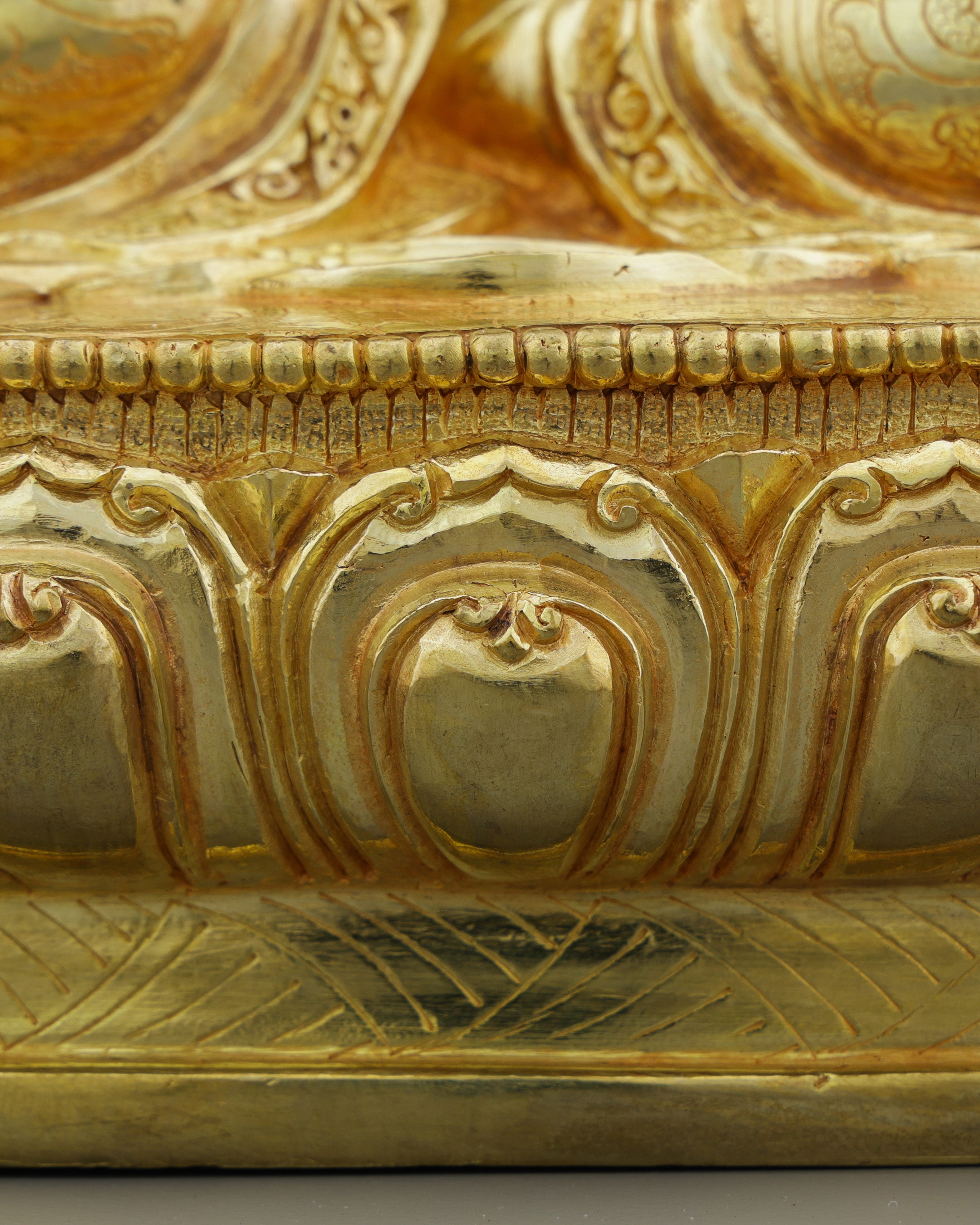 Enlightened Serenity | Handcrafted Sakyamuni Buddha Statue