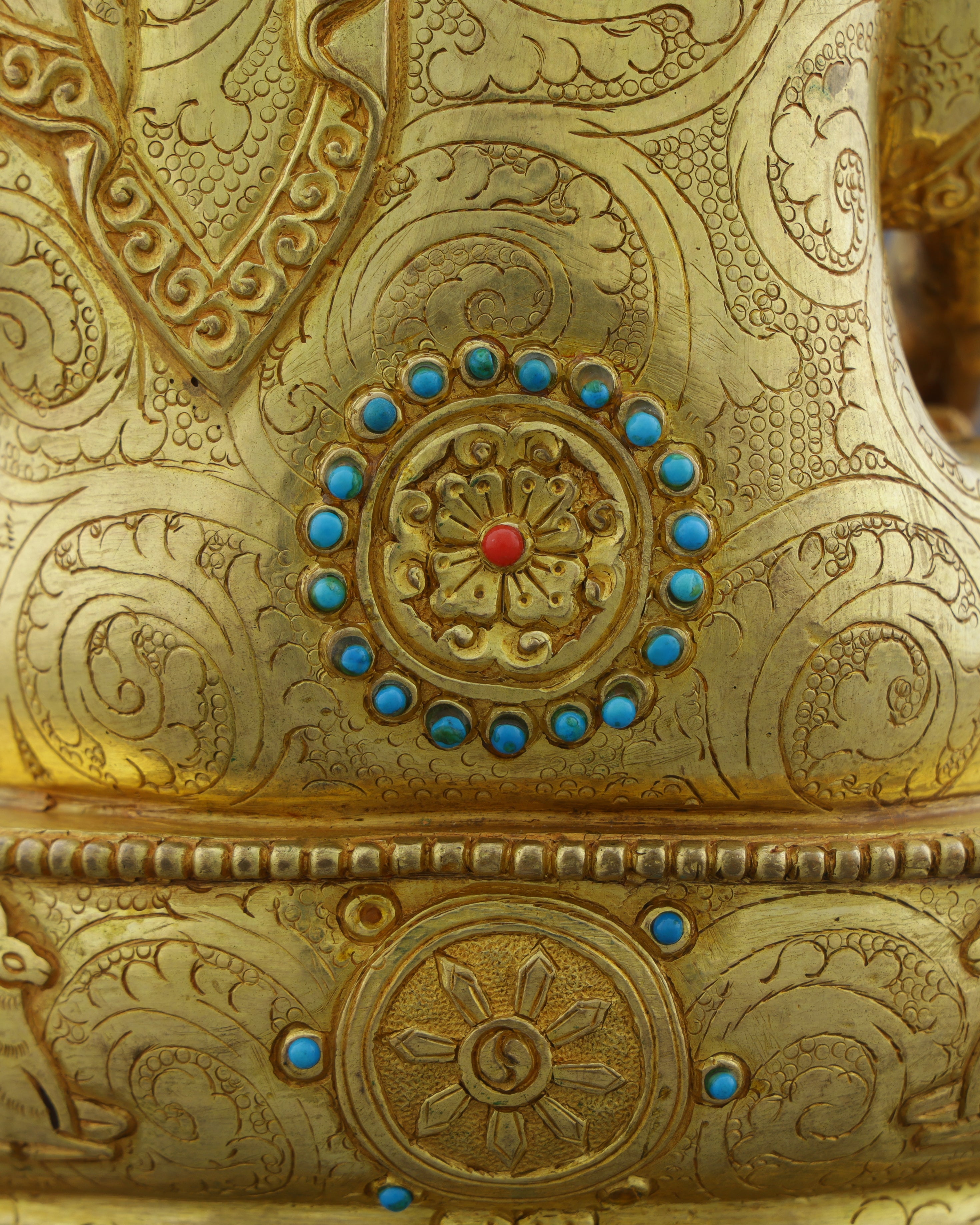 Gilded Serenity | Handcrafted Sakyamuni Buddha Statue