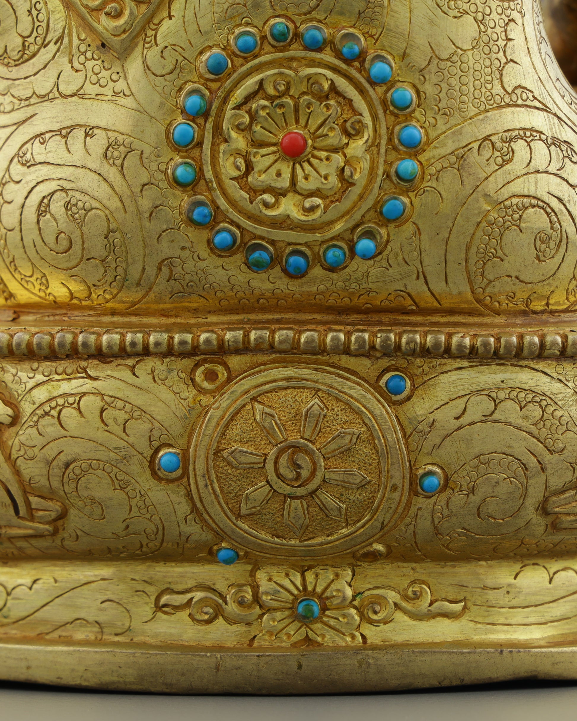 Gilded Serenity | Handcrafted Sakyamuni Buddha Statue - Authentic Handcrafted Statue