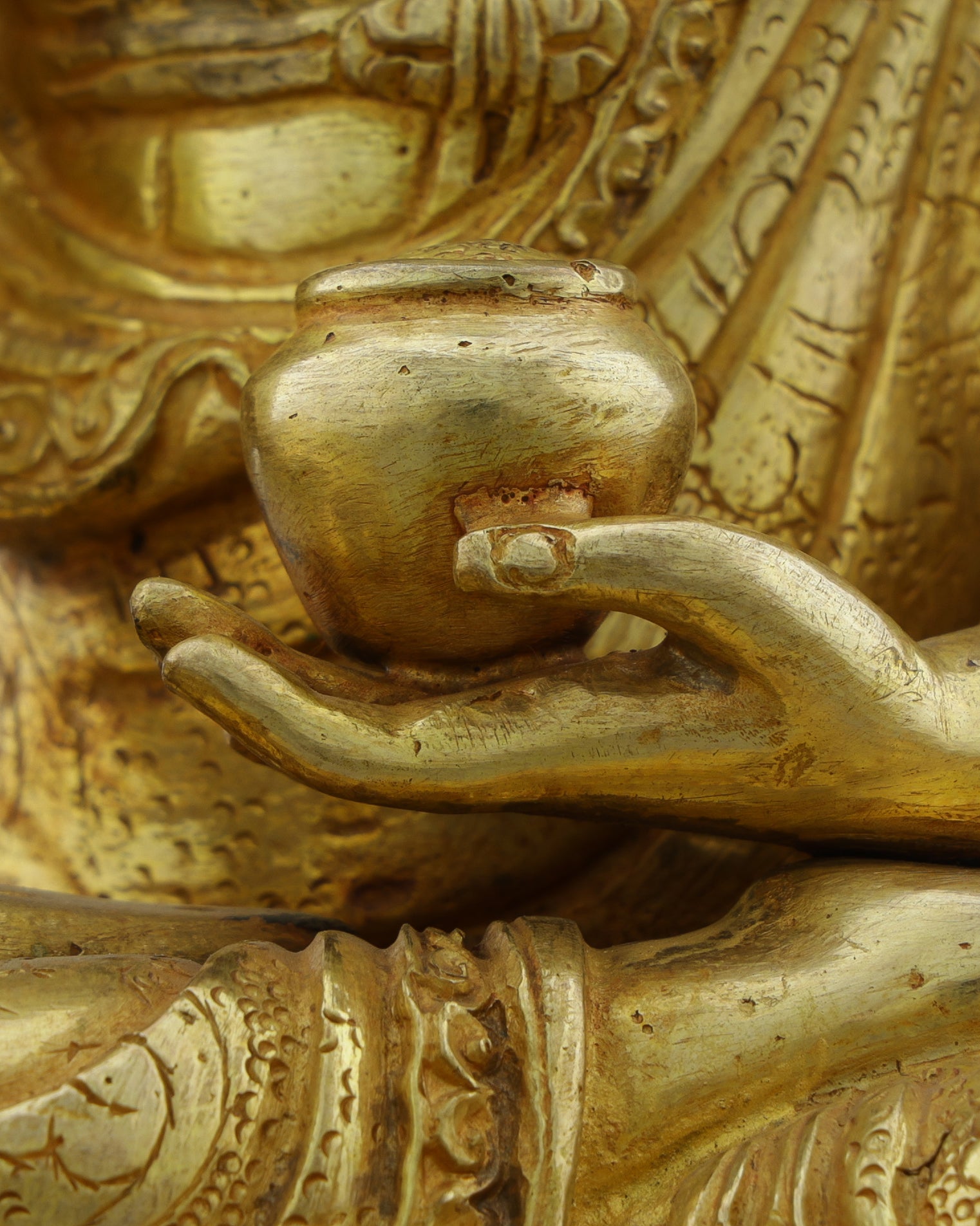 Gilded Serenity | Handcrafted Sakyamuni Buddha Statue