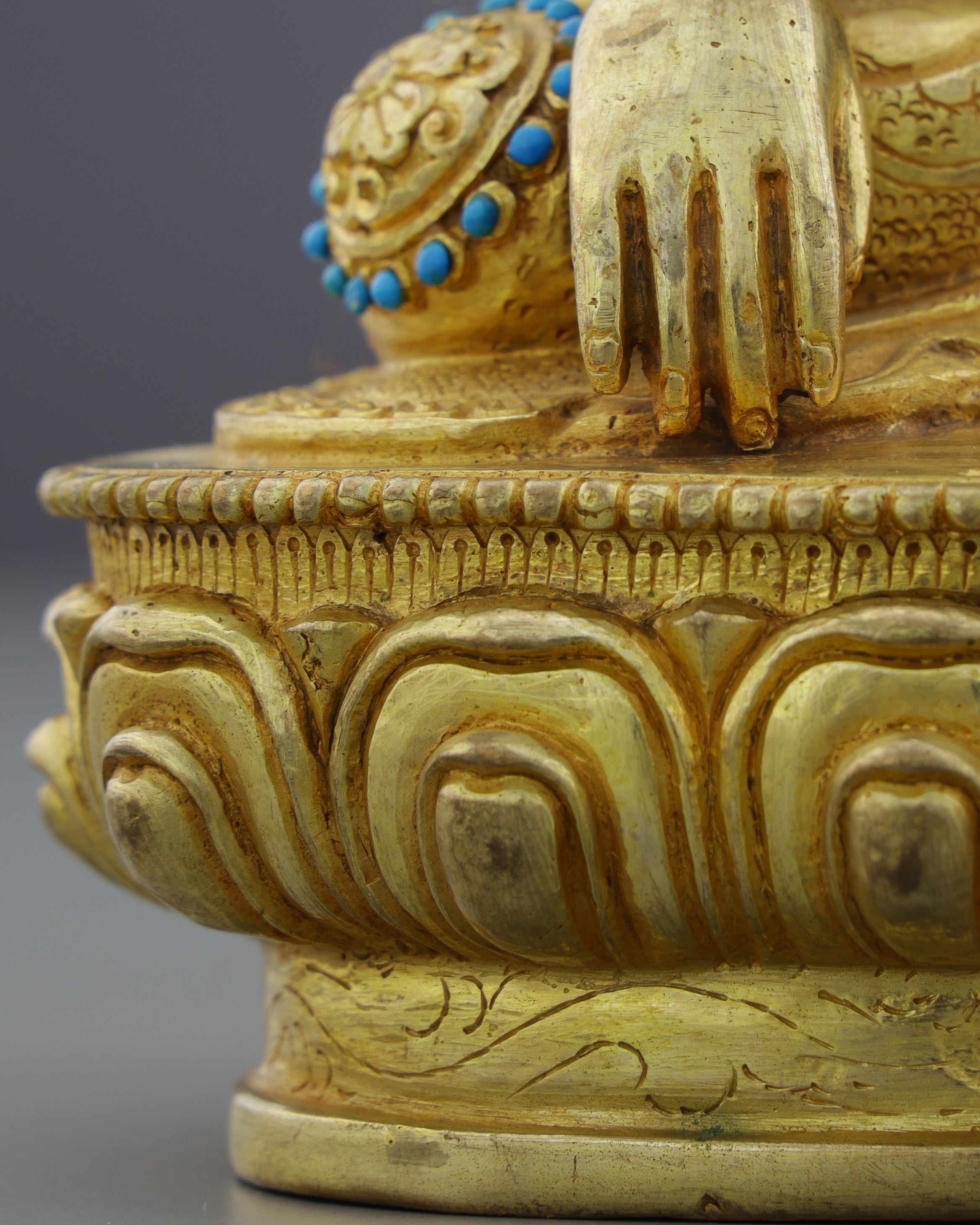 Gilded Serenity | Handcrafted Sakyamuni Buddha Statue
