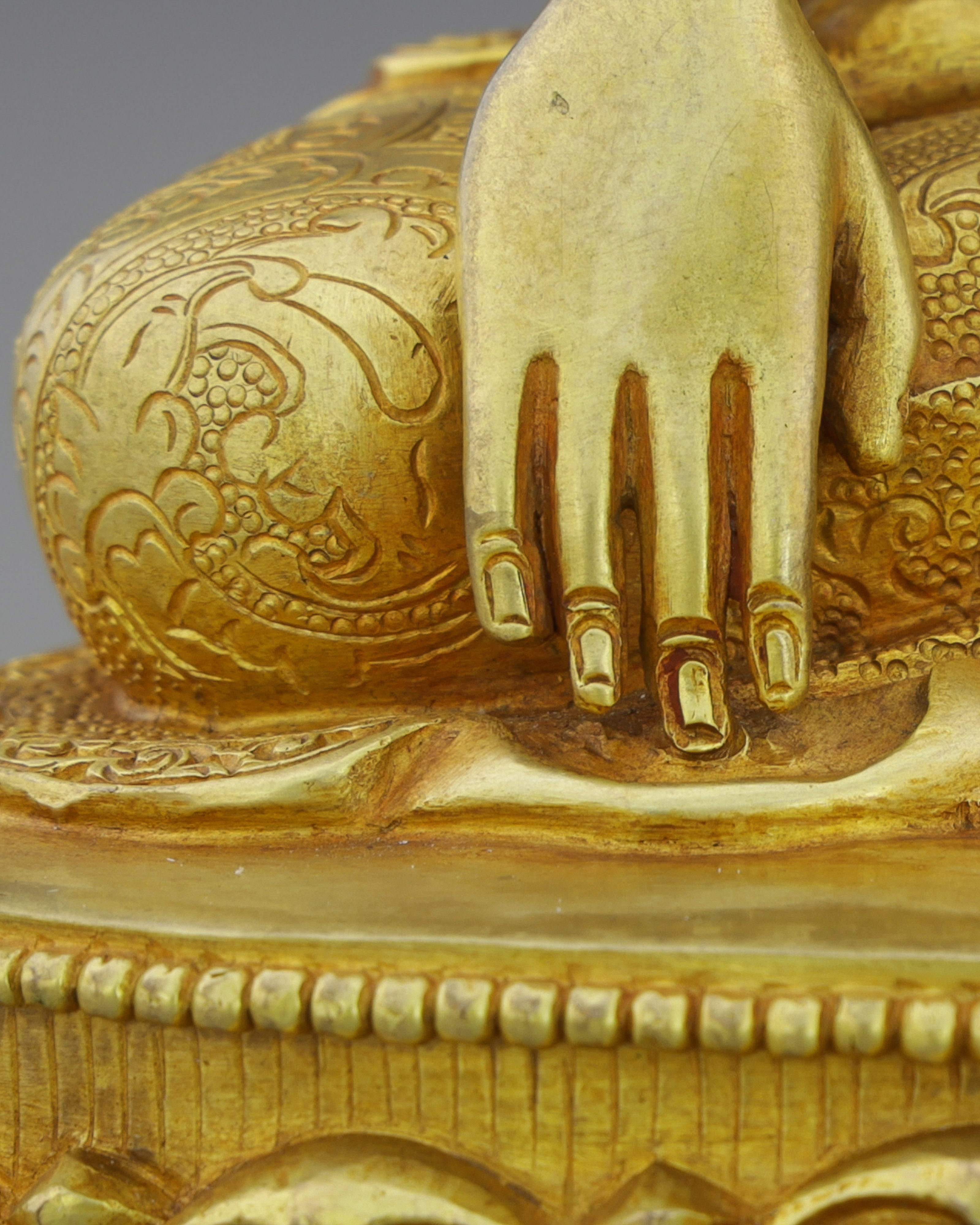 Golden Reverence | Handcrafted Sakyamuni Buddha Statue