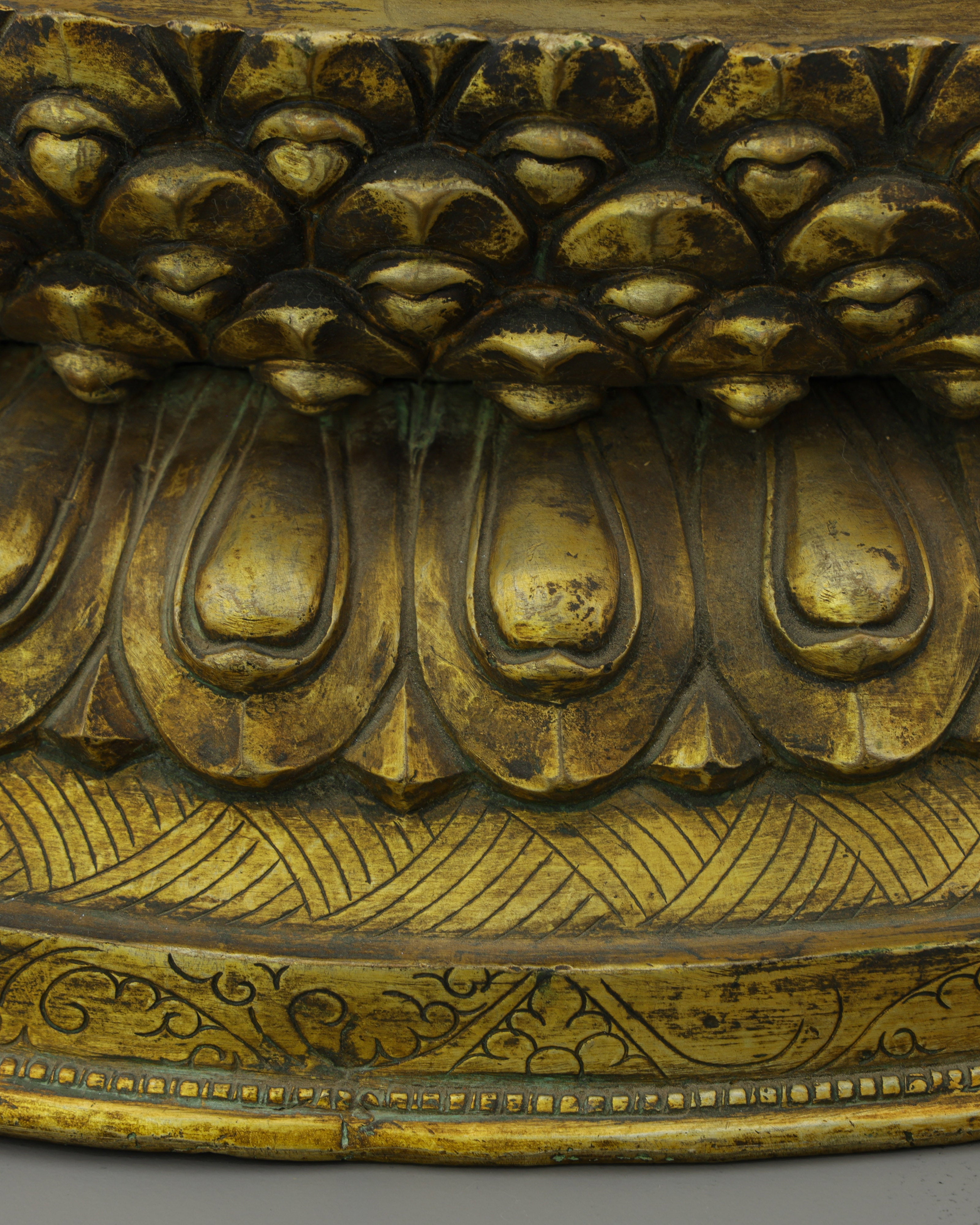 Antique Chengresi Statue | Golden Guardian of Compassion