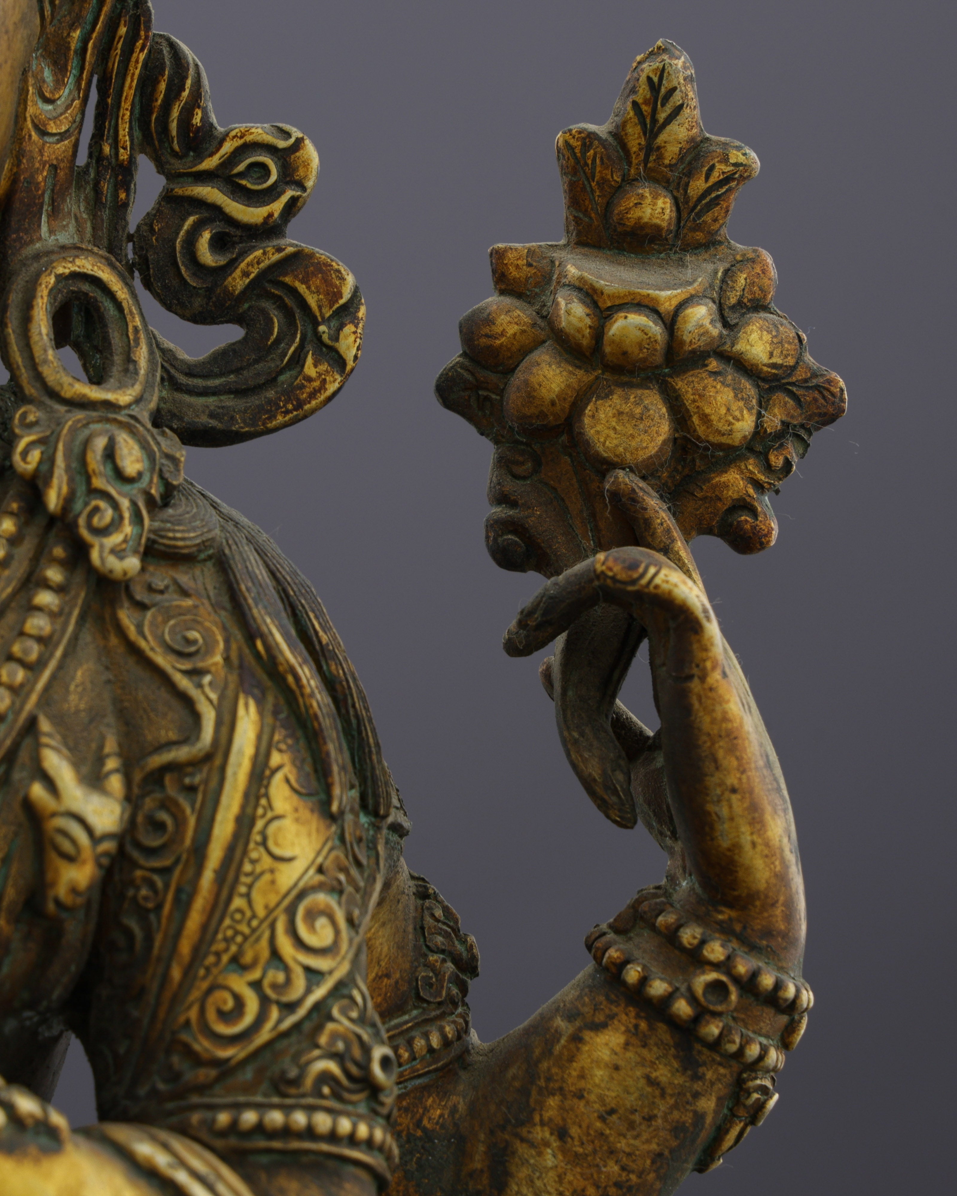Antique Chengresi Statue | Golden Guardian of Compassion