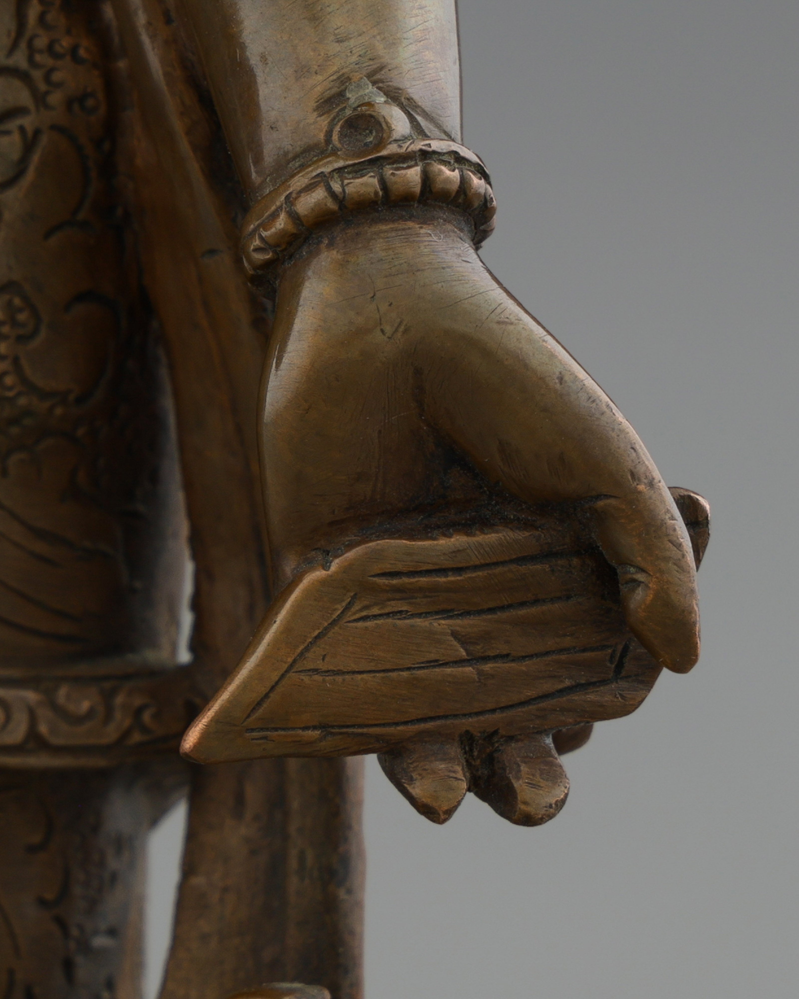 Oxidized Saraswati Statue | Divine Melody of Wisdom from Nepalese Artisans