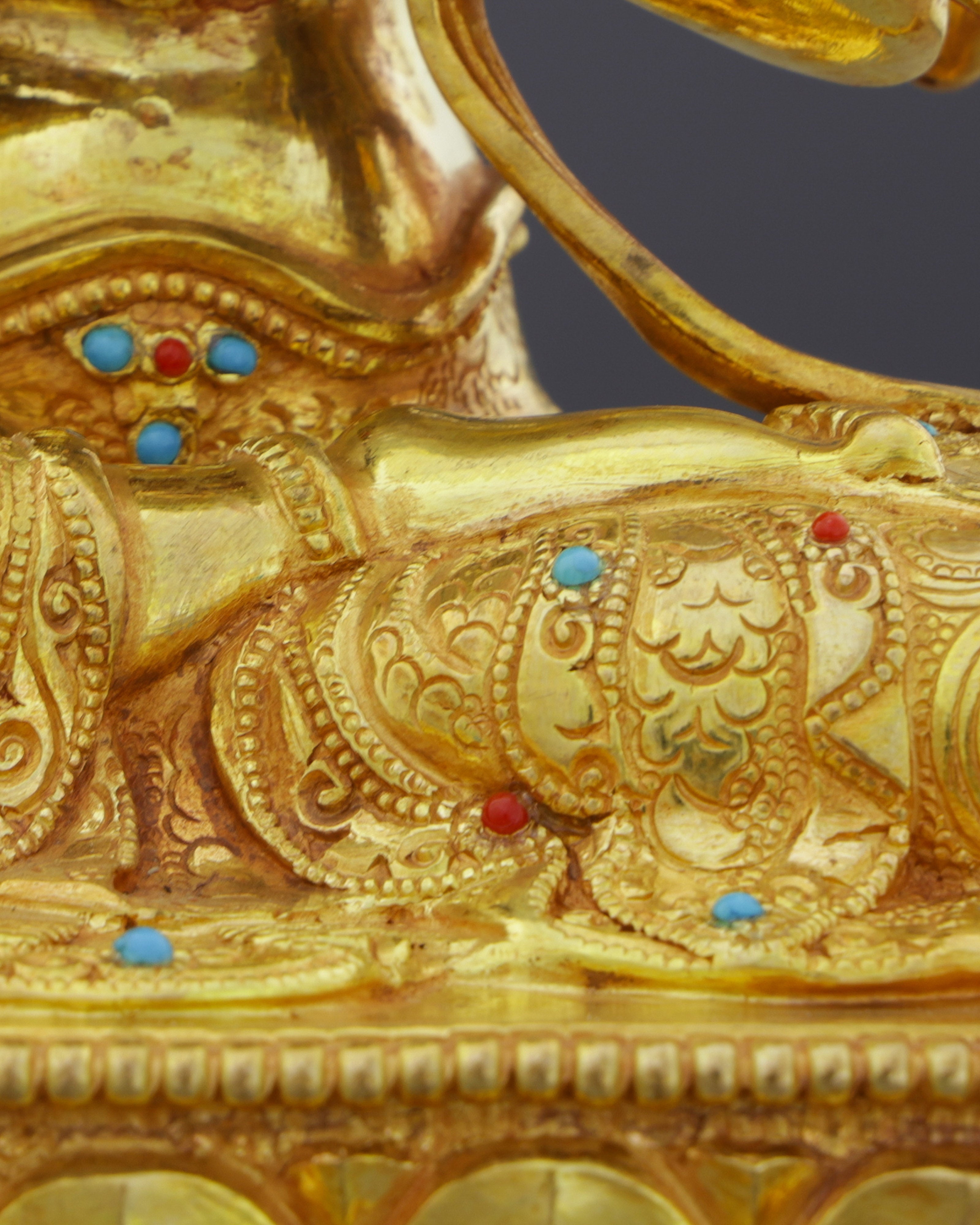 Chengresi Statue | Divine Compassion in Golden Splendor