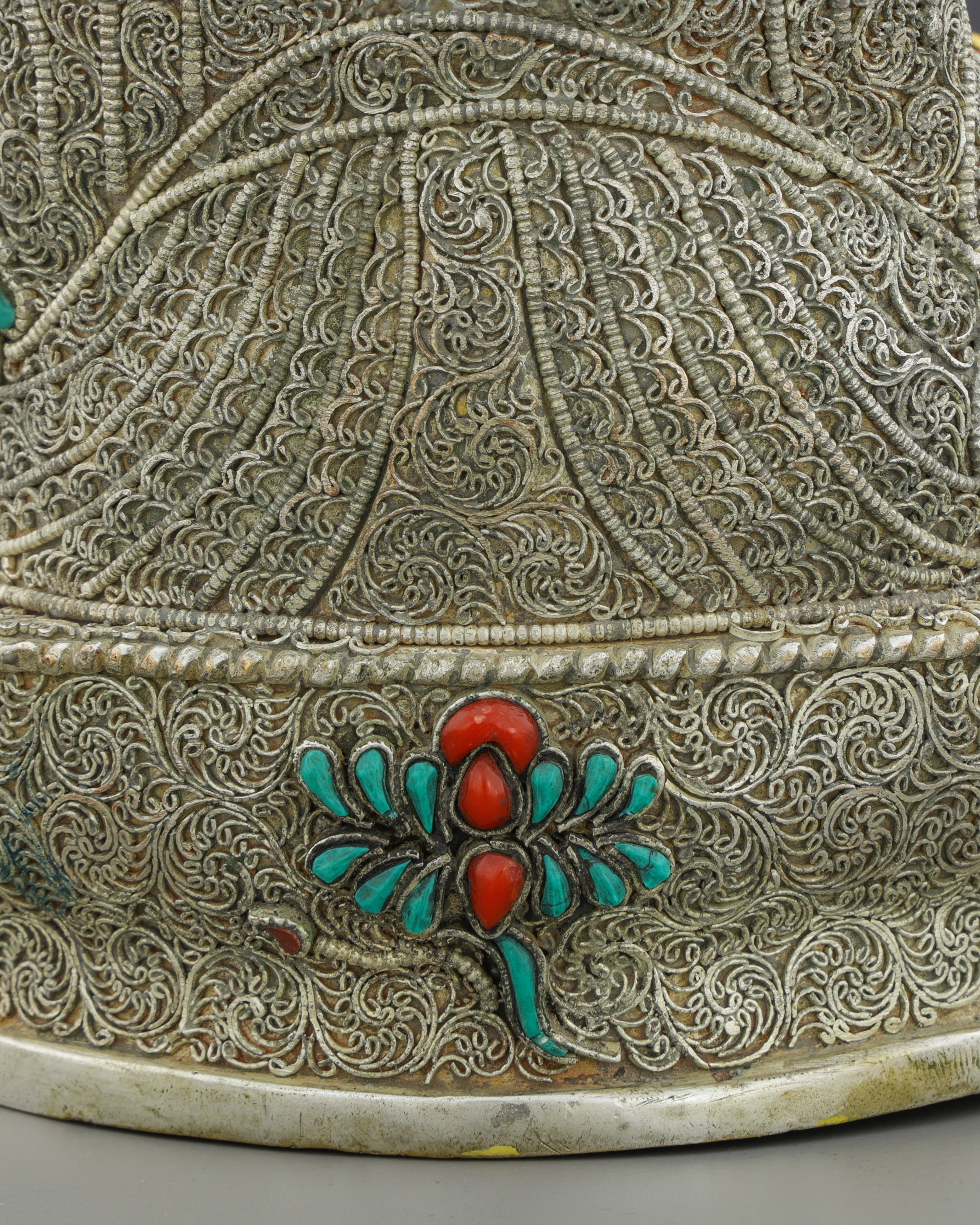 Exquisite Guru Rinpoche Statue | A Masterpiece of Nepalese Sacred Artistry