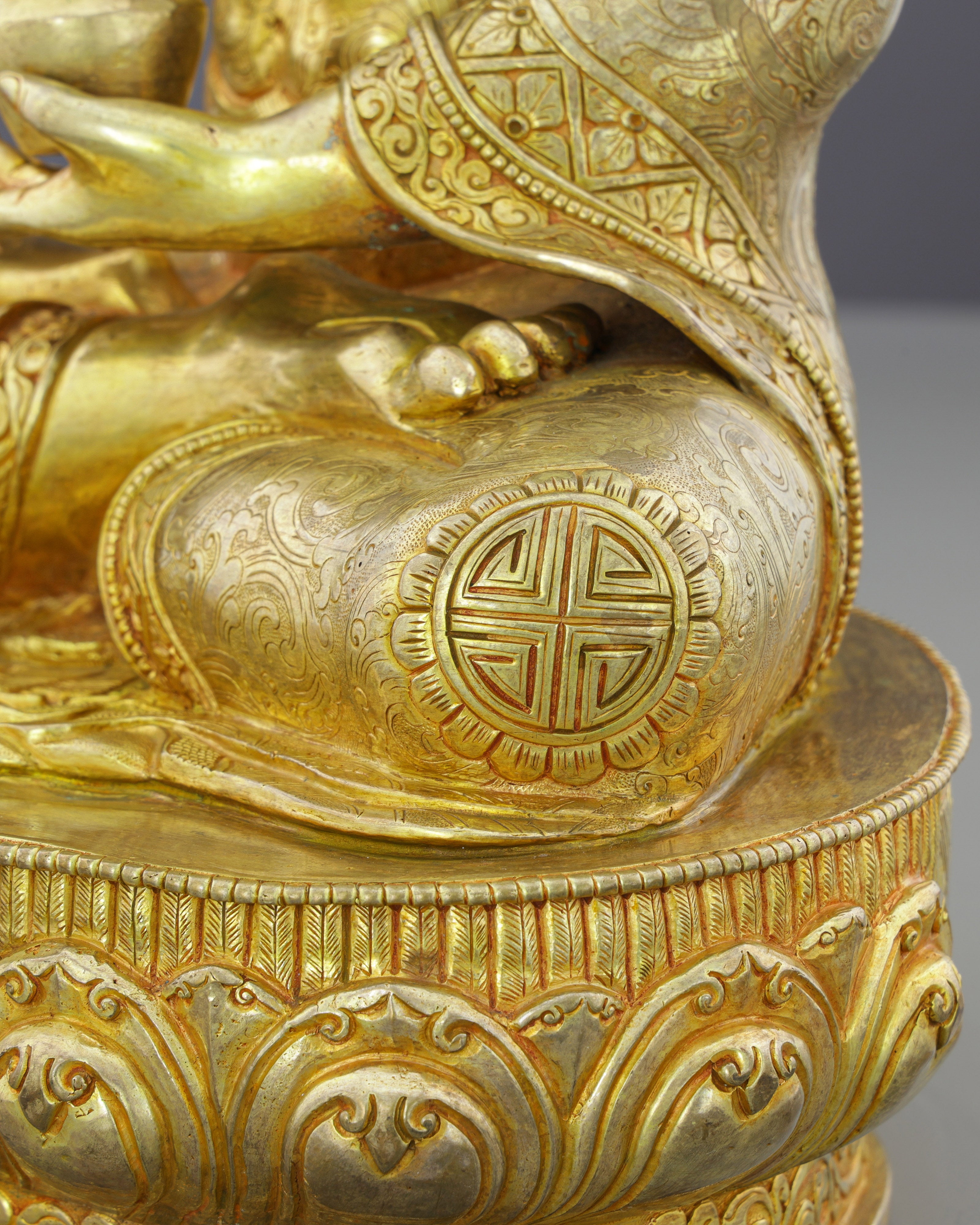 Enlightenment Embodied | Stunning 24K Gold Sakyamuni Buddha Statue