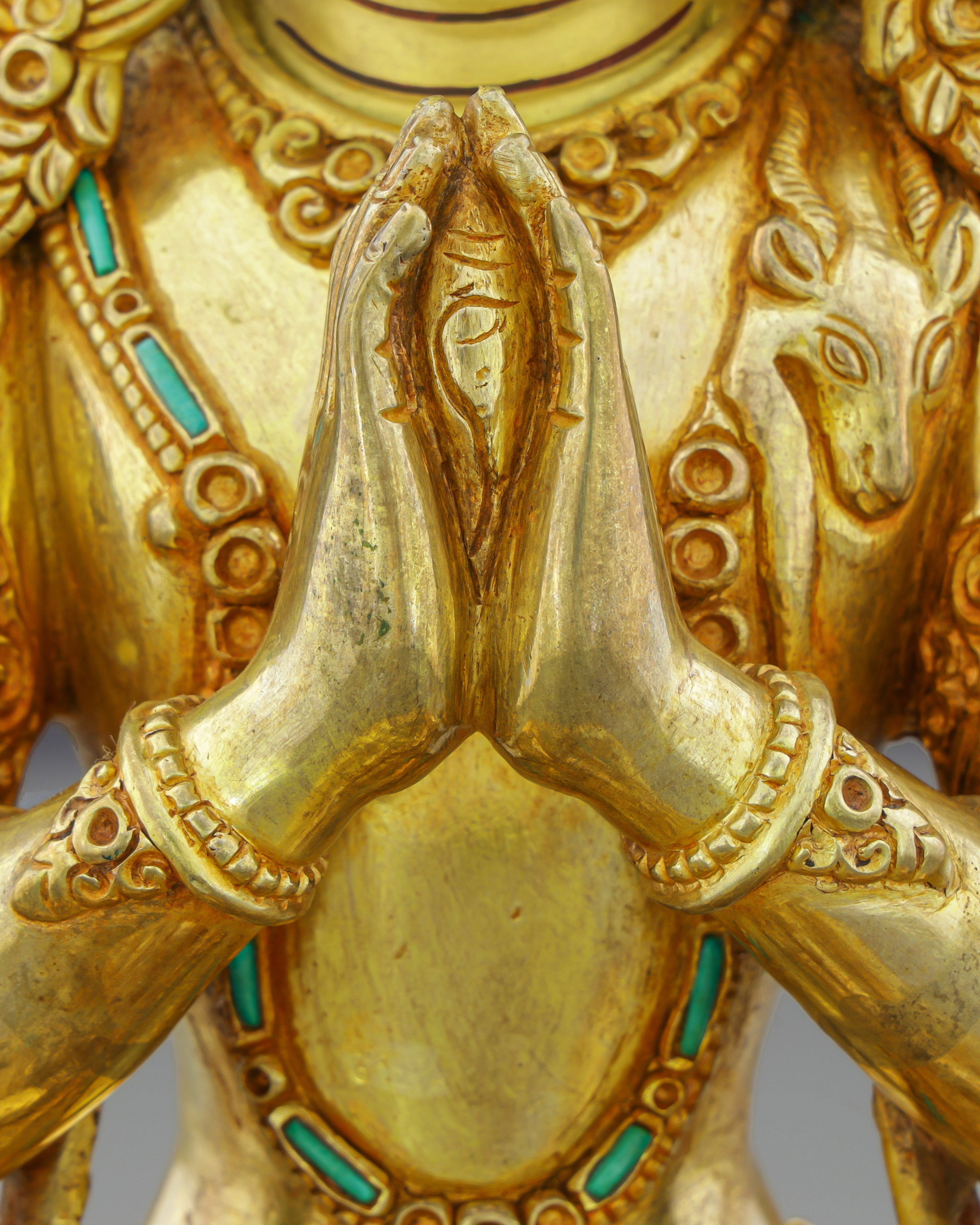 Chengresi Statue | Four-Armed Compassion Buddha in Radiant Gold