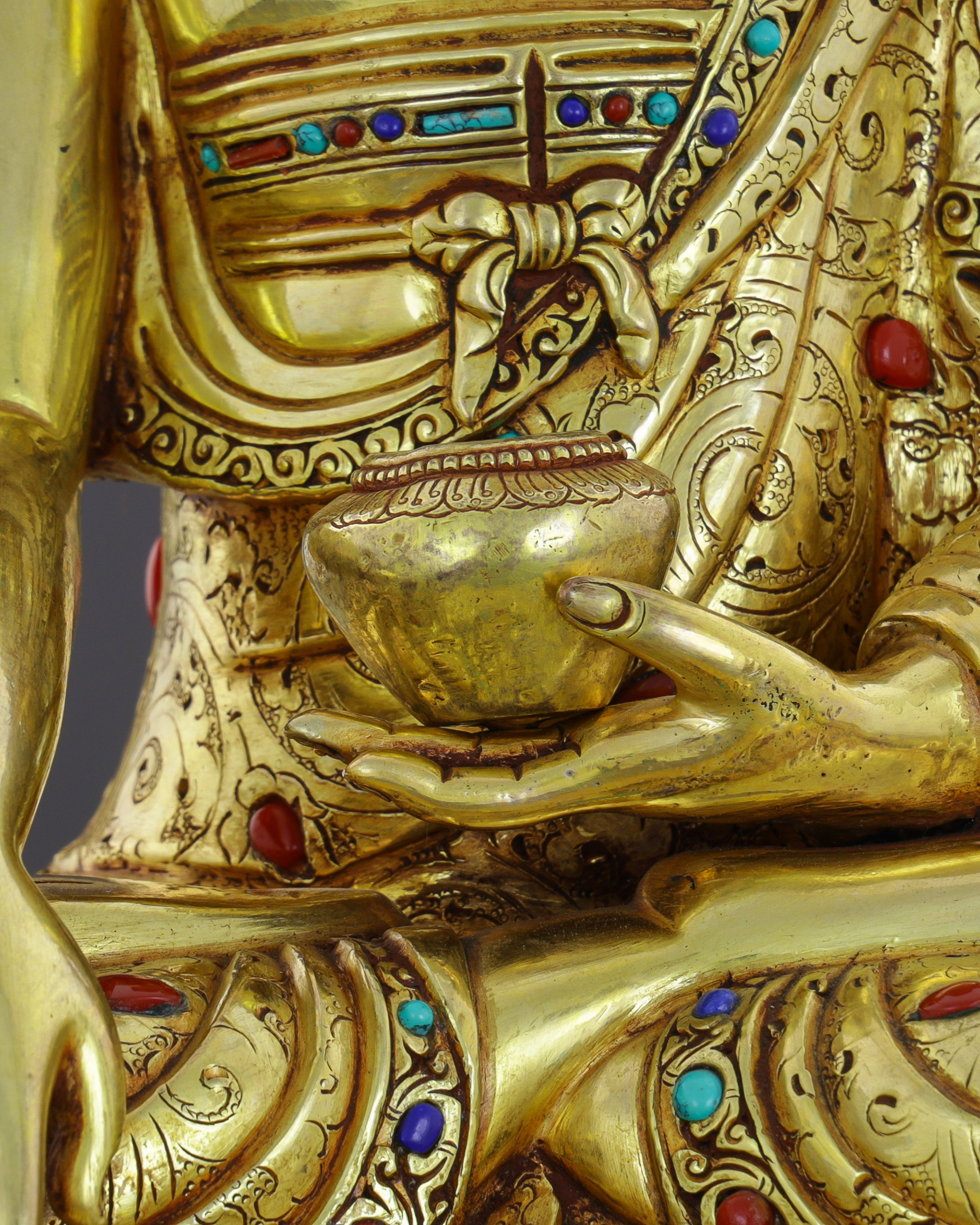 Sakyamuni Buddha | Where Ancient Wisdom Meets Himalayan Gold and Precious Stone