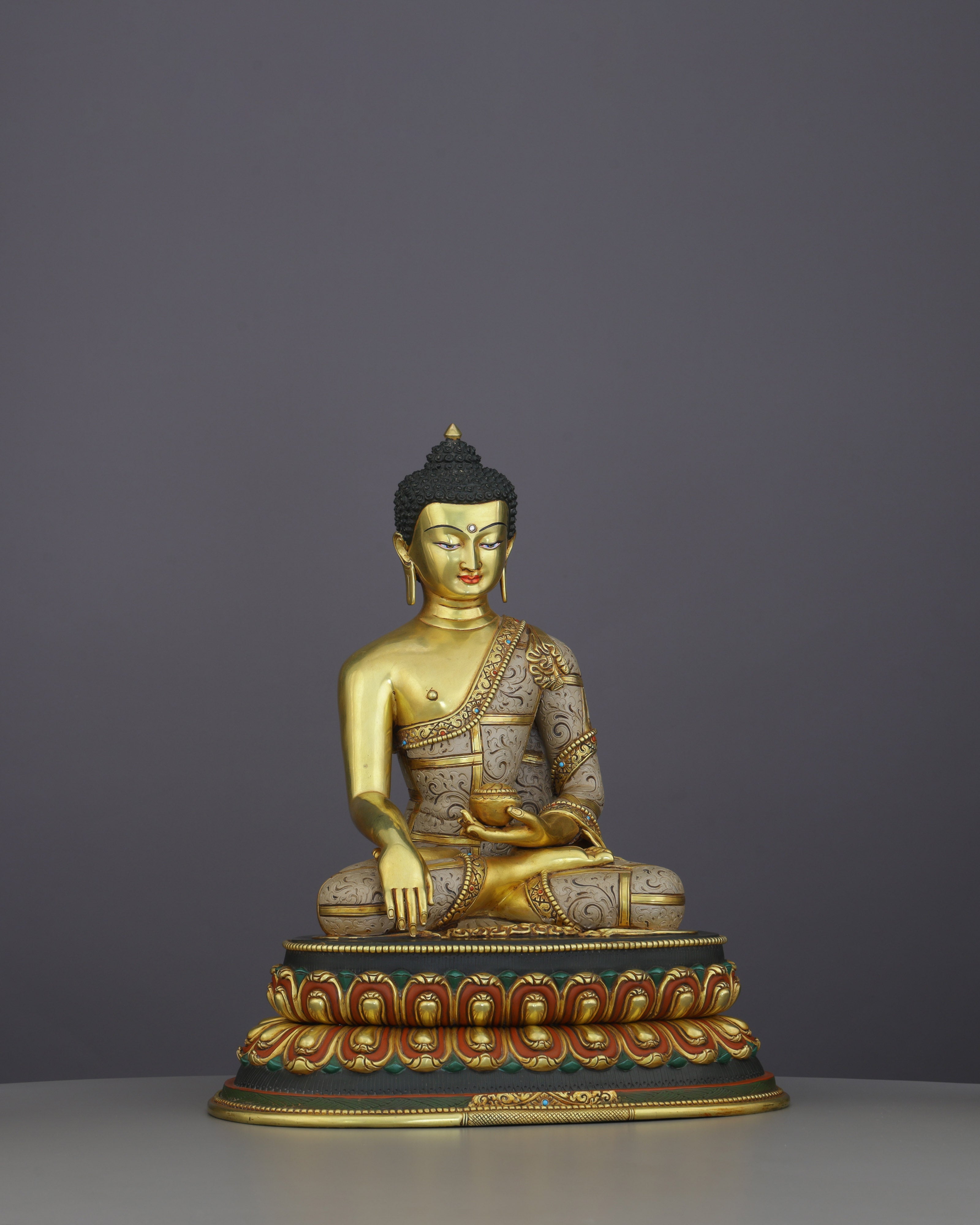 Gold, Stillness, and Awakening | Sakyamuni Buddha Statue