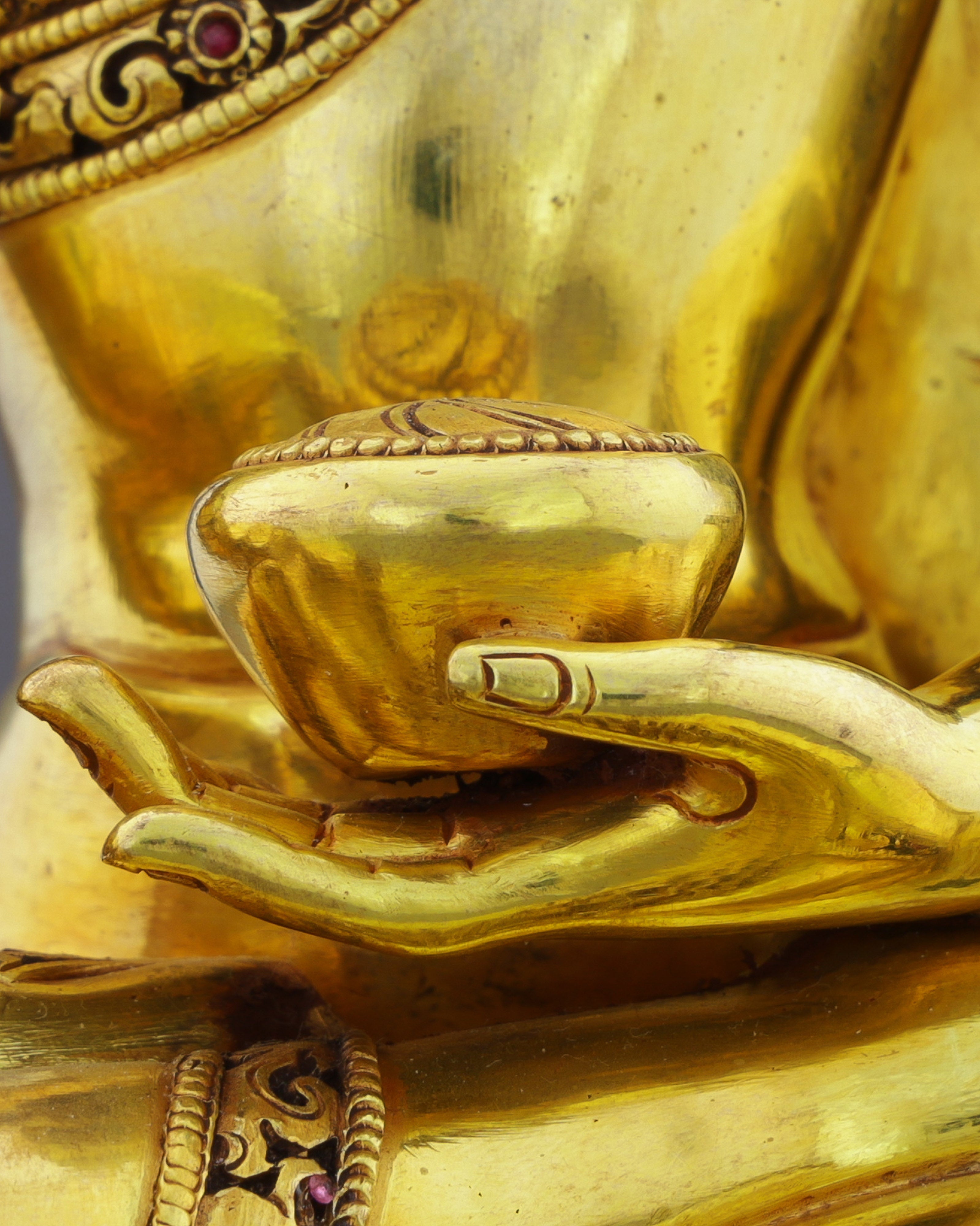 Luminous 24K Gold Gilded Sakyamuni Buddha Statue
