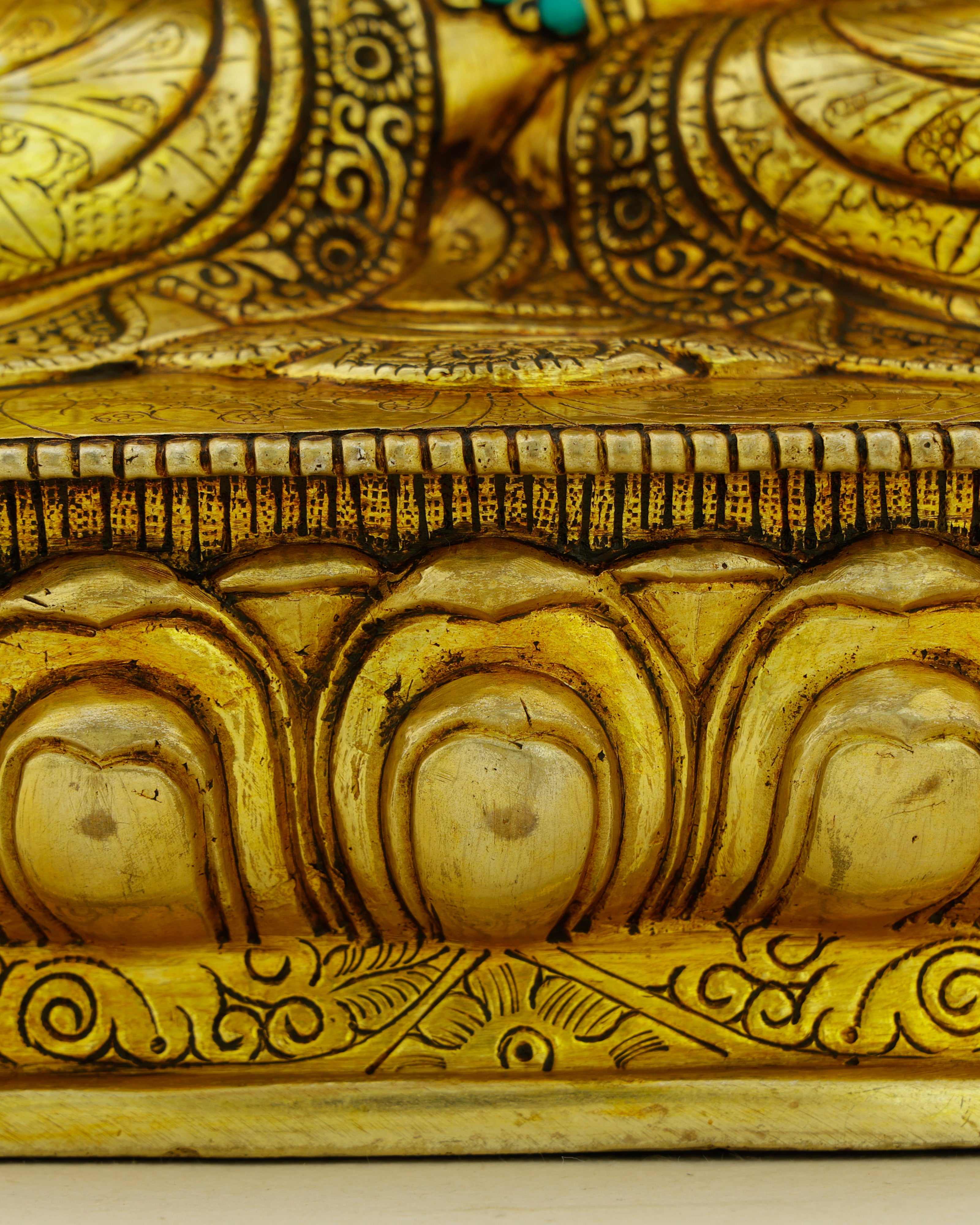 Every Arm Reaches Toward You | 24K Gold Gilded Chengresi Statue