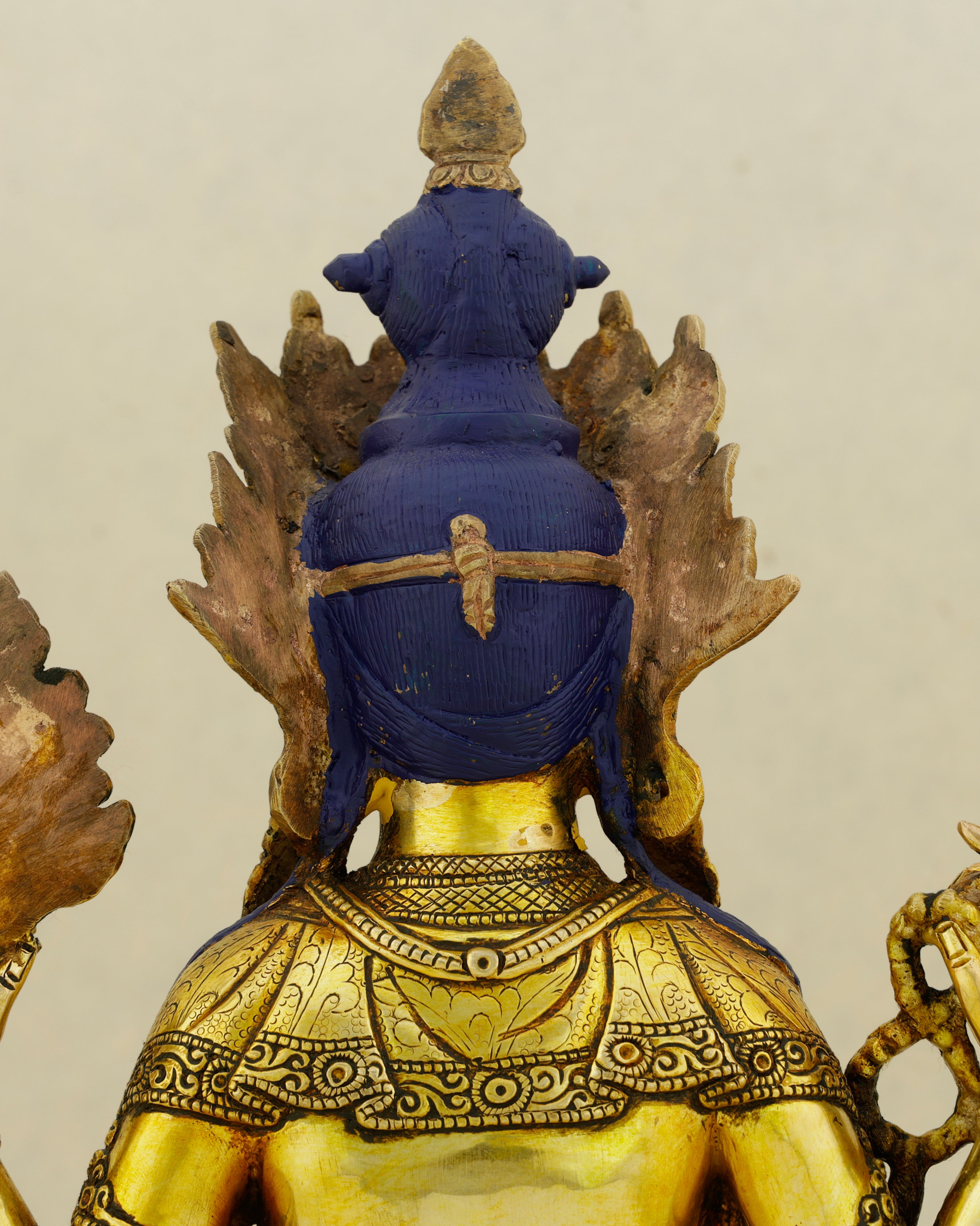 Every Arm Reaches Toward You | 24K Gold Gilded Chengresi Statue