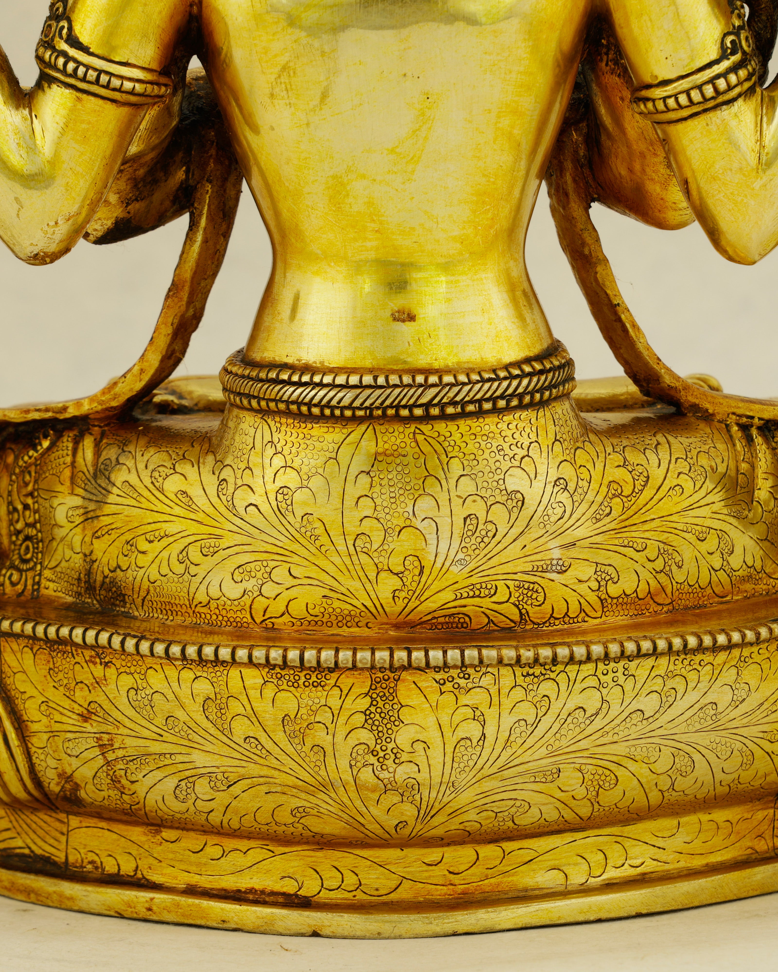 Every Arm Reaches Toward You | 24K Gold Gilded Chengresi Statue