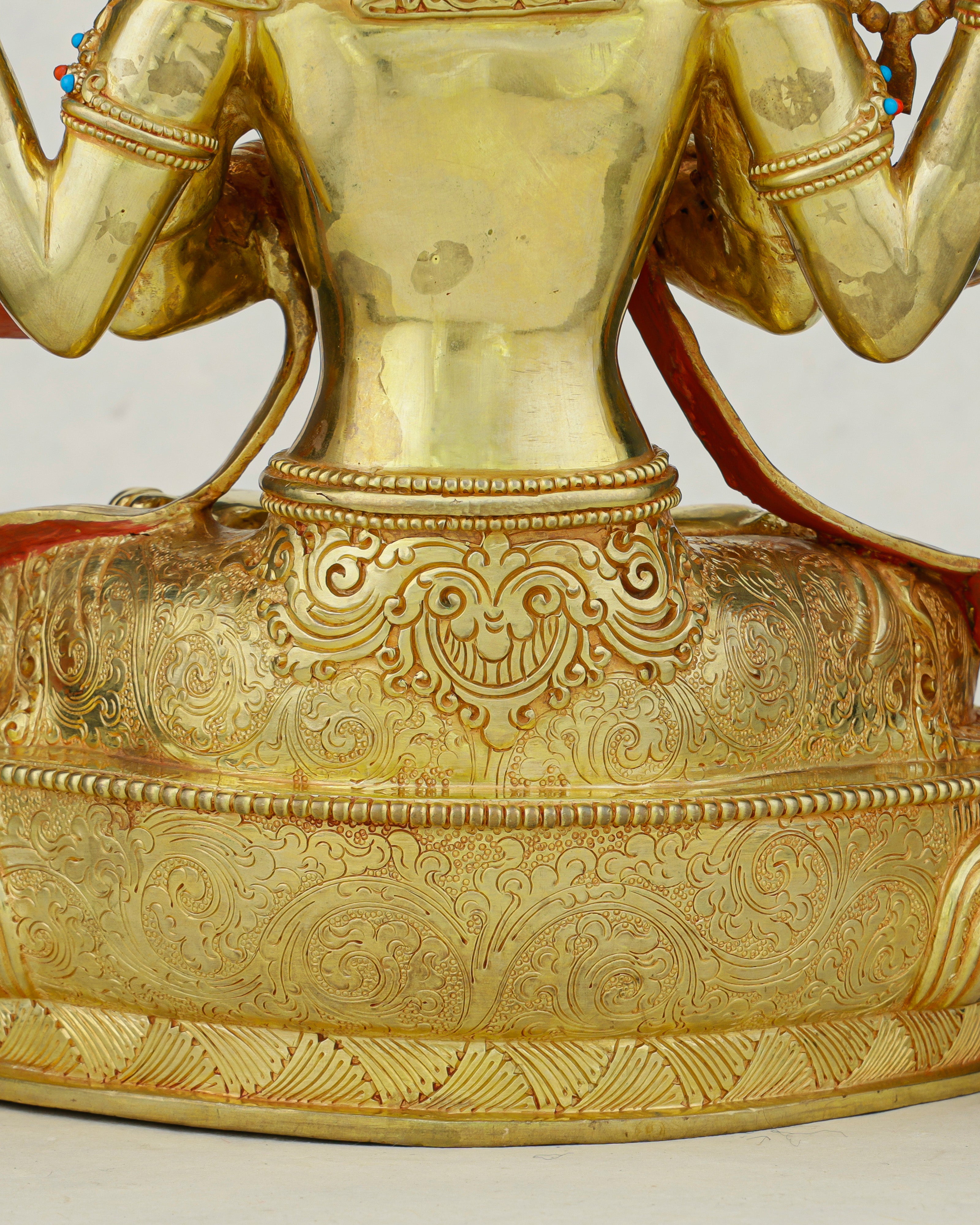 Hands Folded, Heart Open | 24K Gilded Chengresi Satue From Nepal
