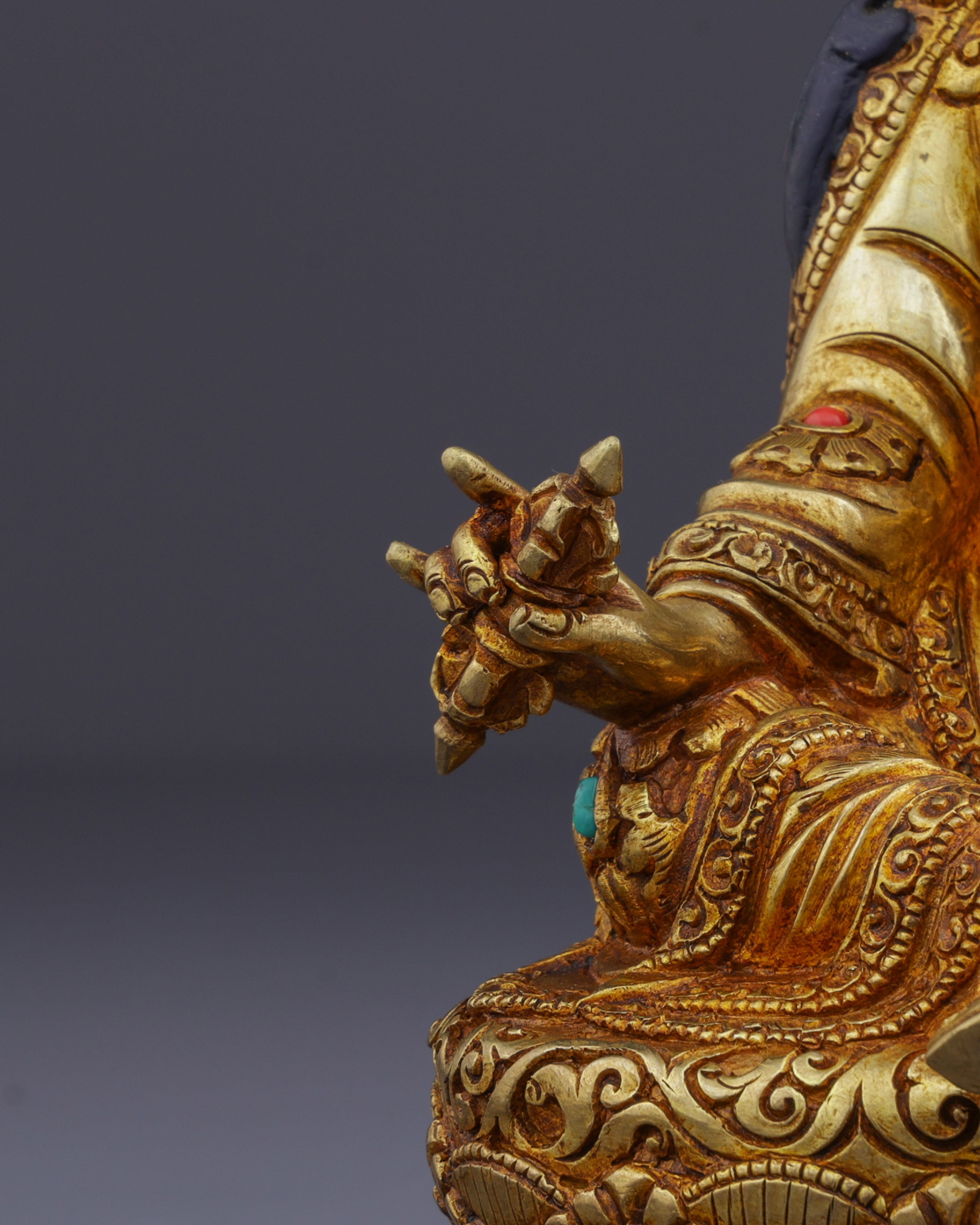 Golden Radiance | Exquisite Guru Ringpoche Masterpiece