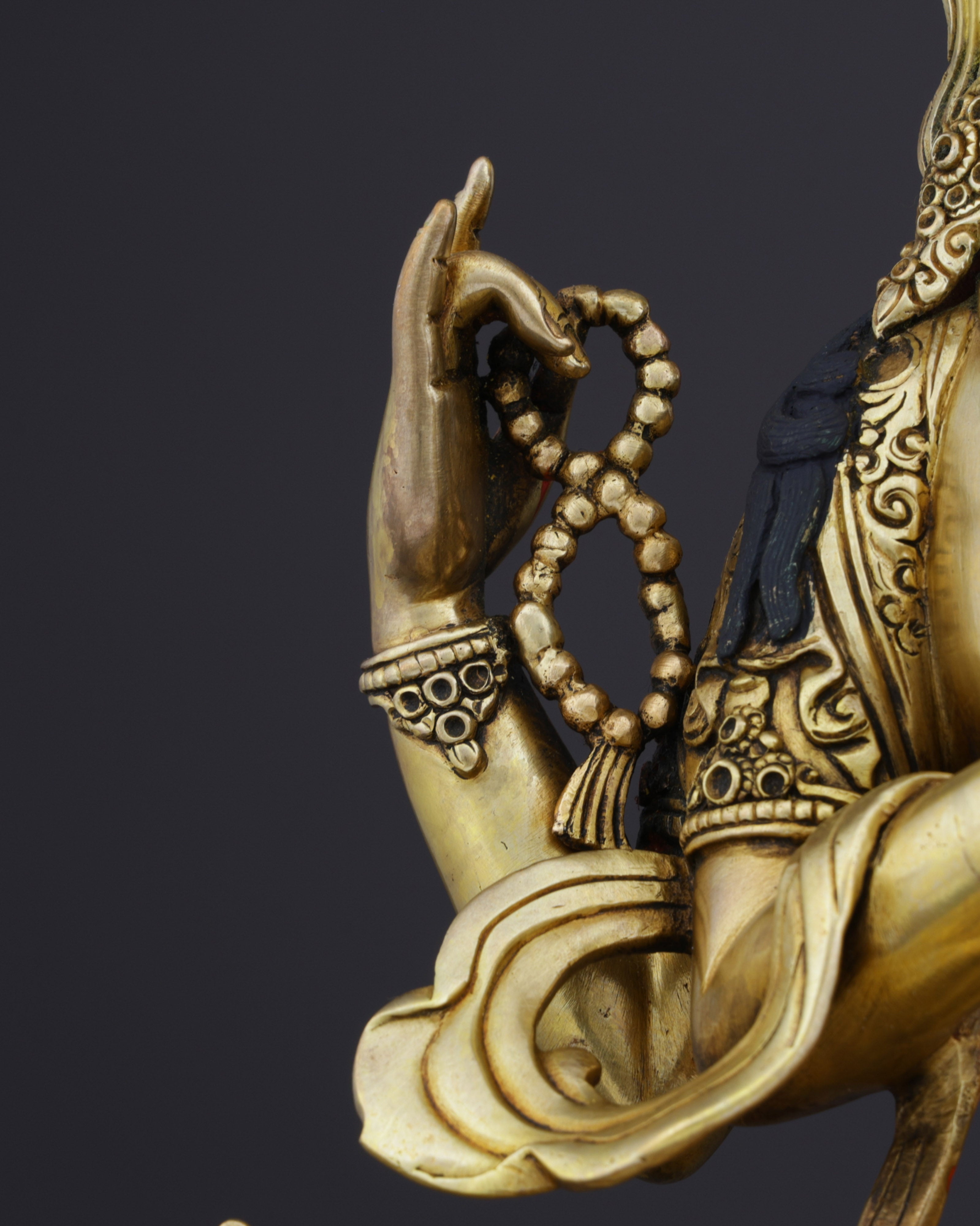 The Embodiment of Compassion | Handcrafted Chengresi Statue